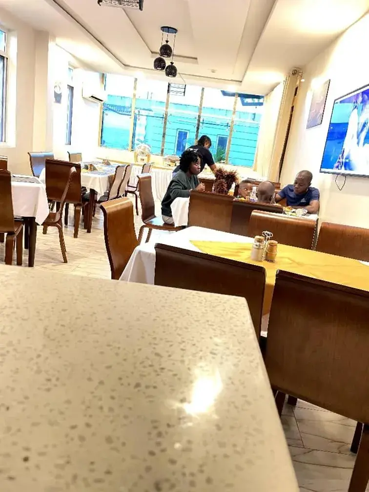 Restaurant/places to eat in Apartment 79 Hotel & Suite Restaurant/places to eat in Apartment 79 Hotel & Suite