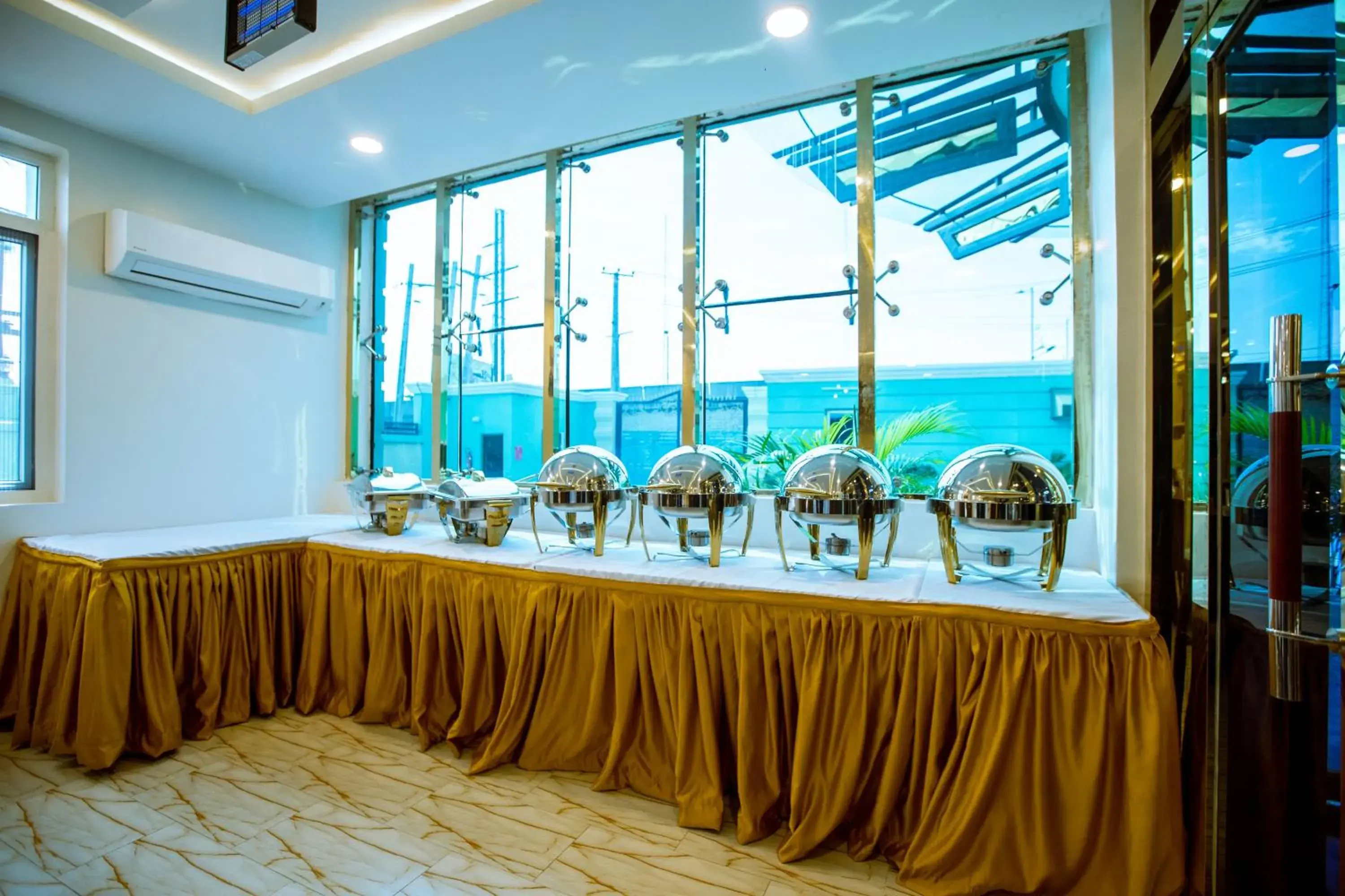 Restaurant/places to eat in Apartment 79 Hotel & Suite Restaurant/places to eat in Apartment 79 Hotel & Suite