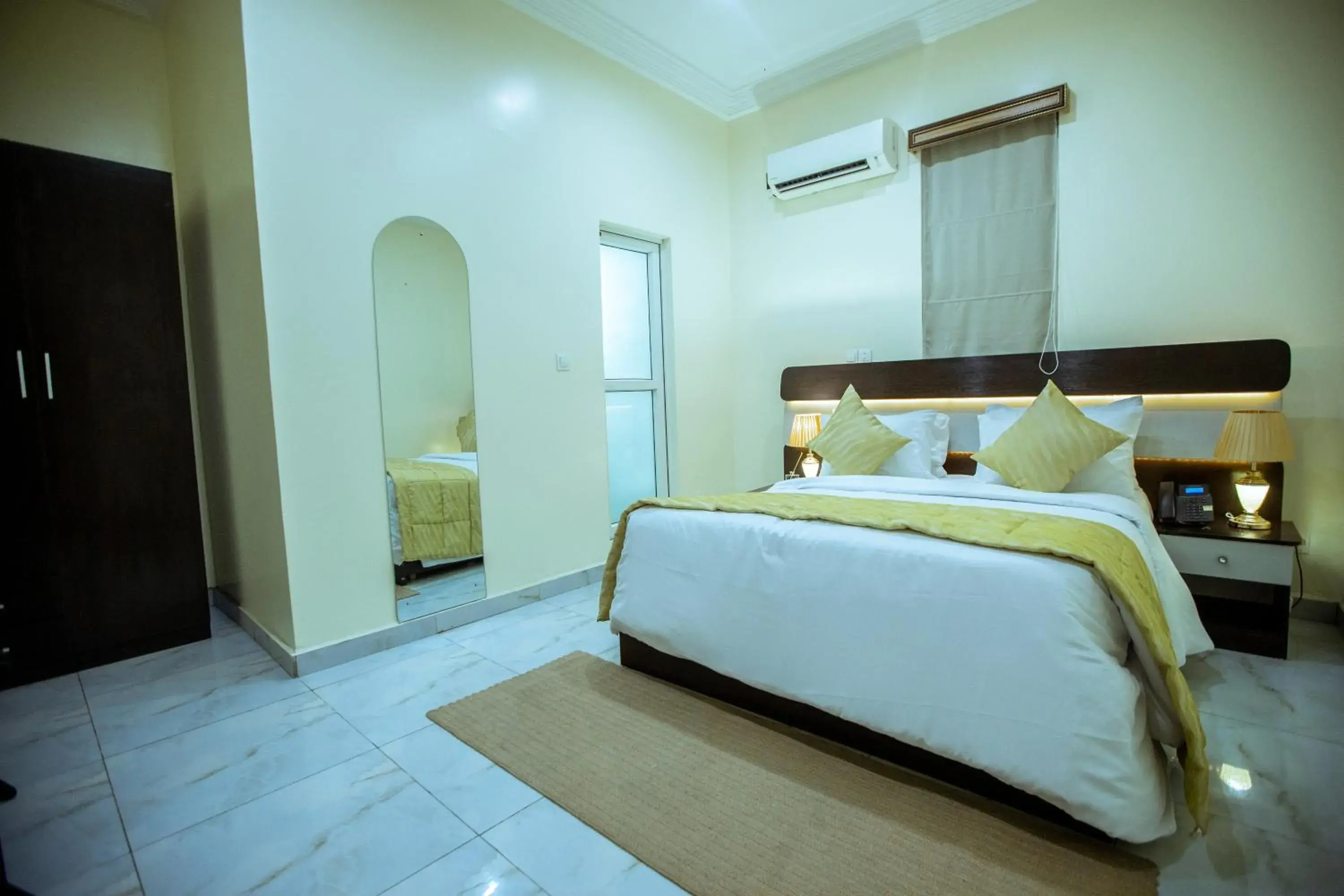 Bed in Apartment 79 Hotel & Suite Bed in Apartment 79 Hotel & Suite