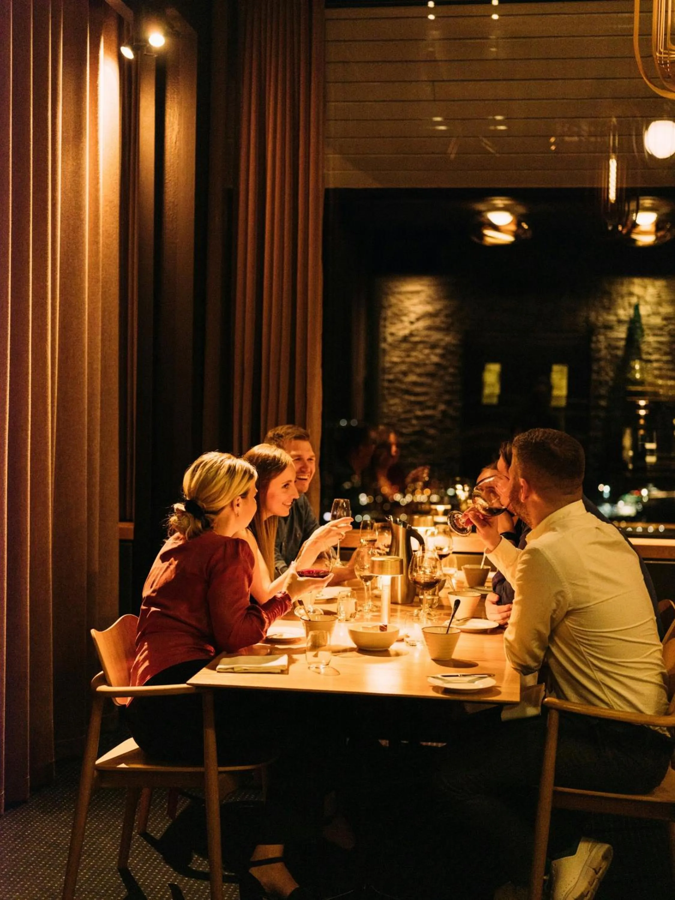 Restaurant/places to eat in Hotel Føroyar