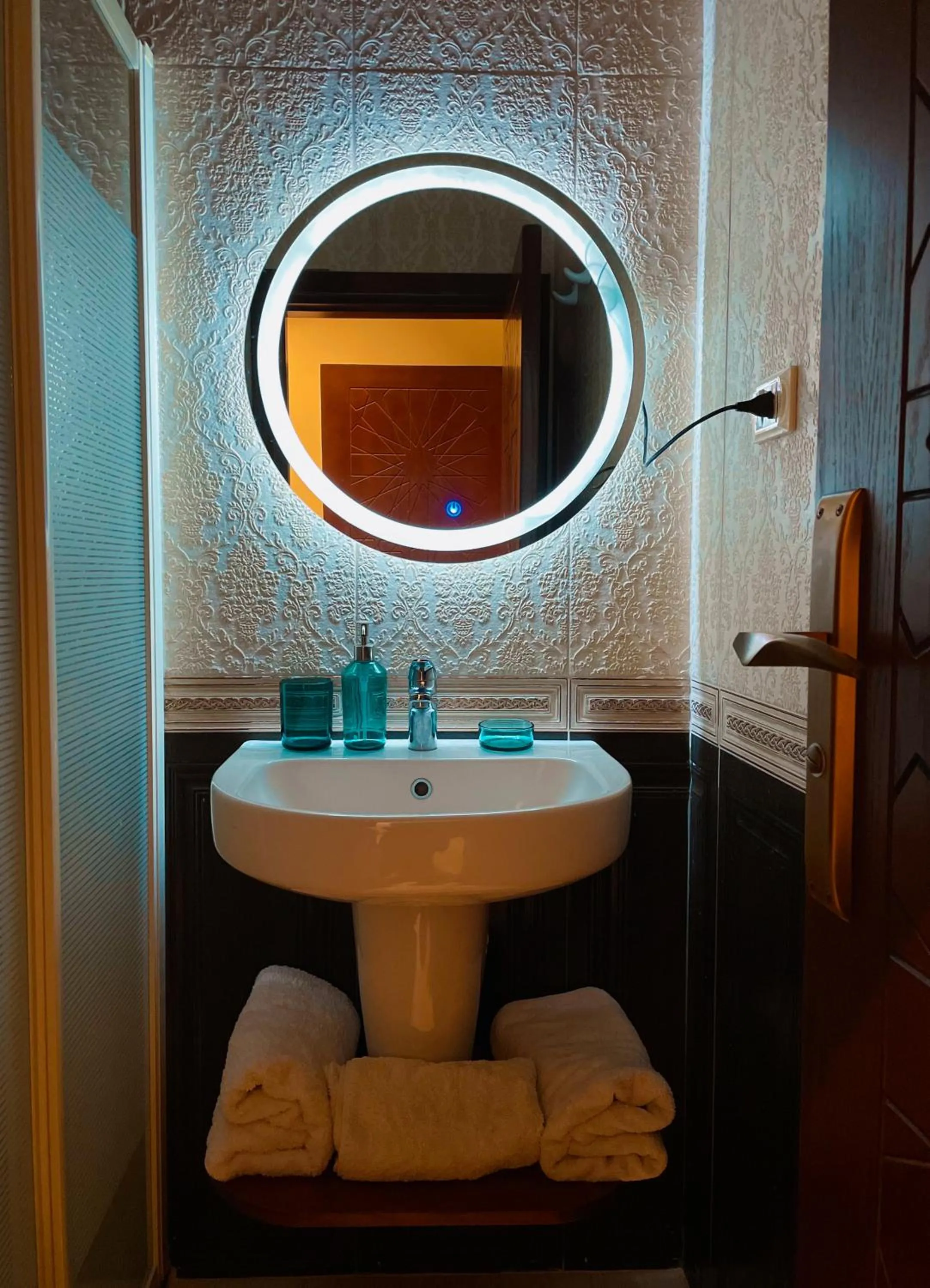 Bathroom in Sphinx Golden Gate Pyramids