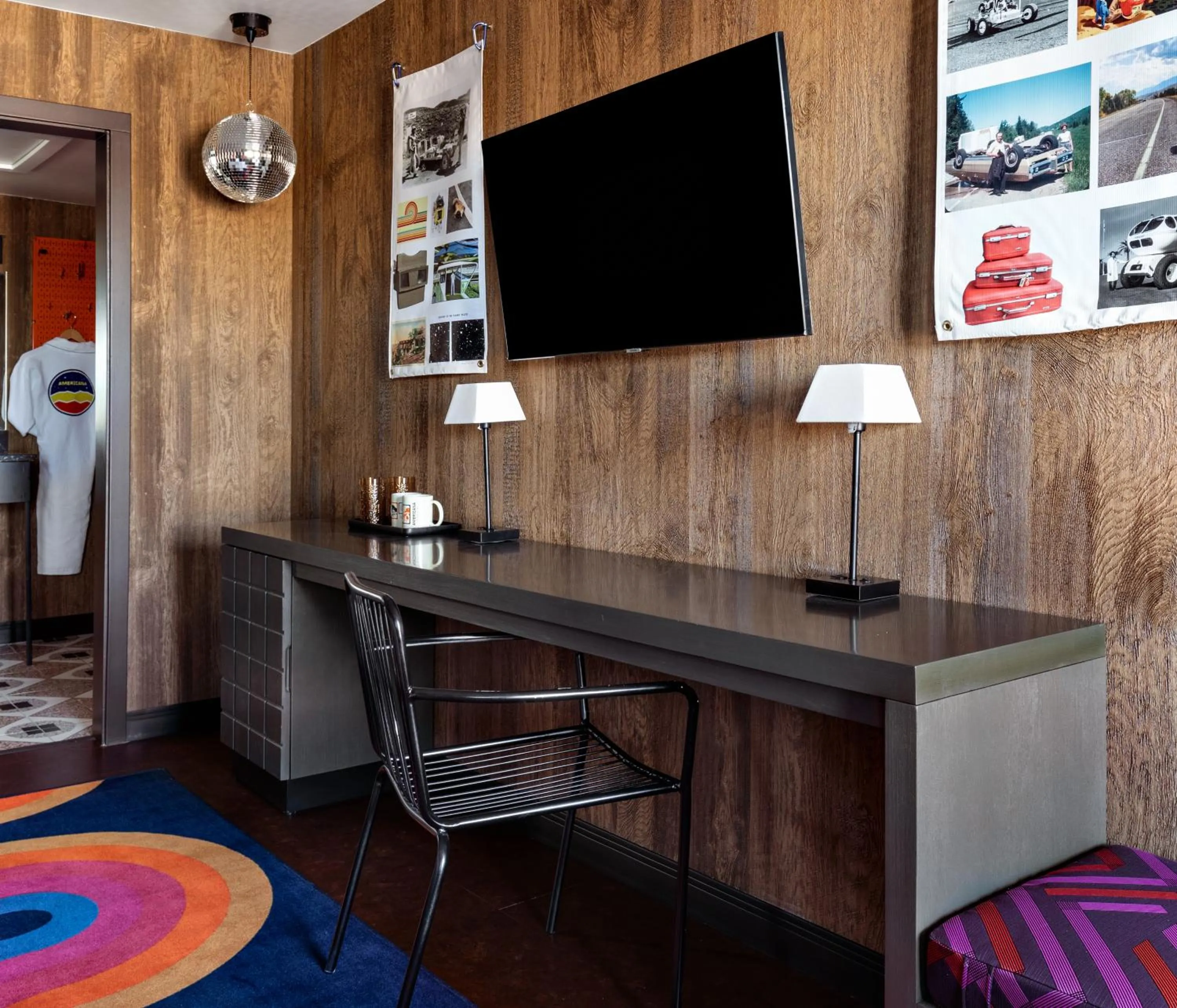 TV and multimedia in Americana Motor Hotel