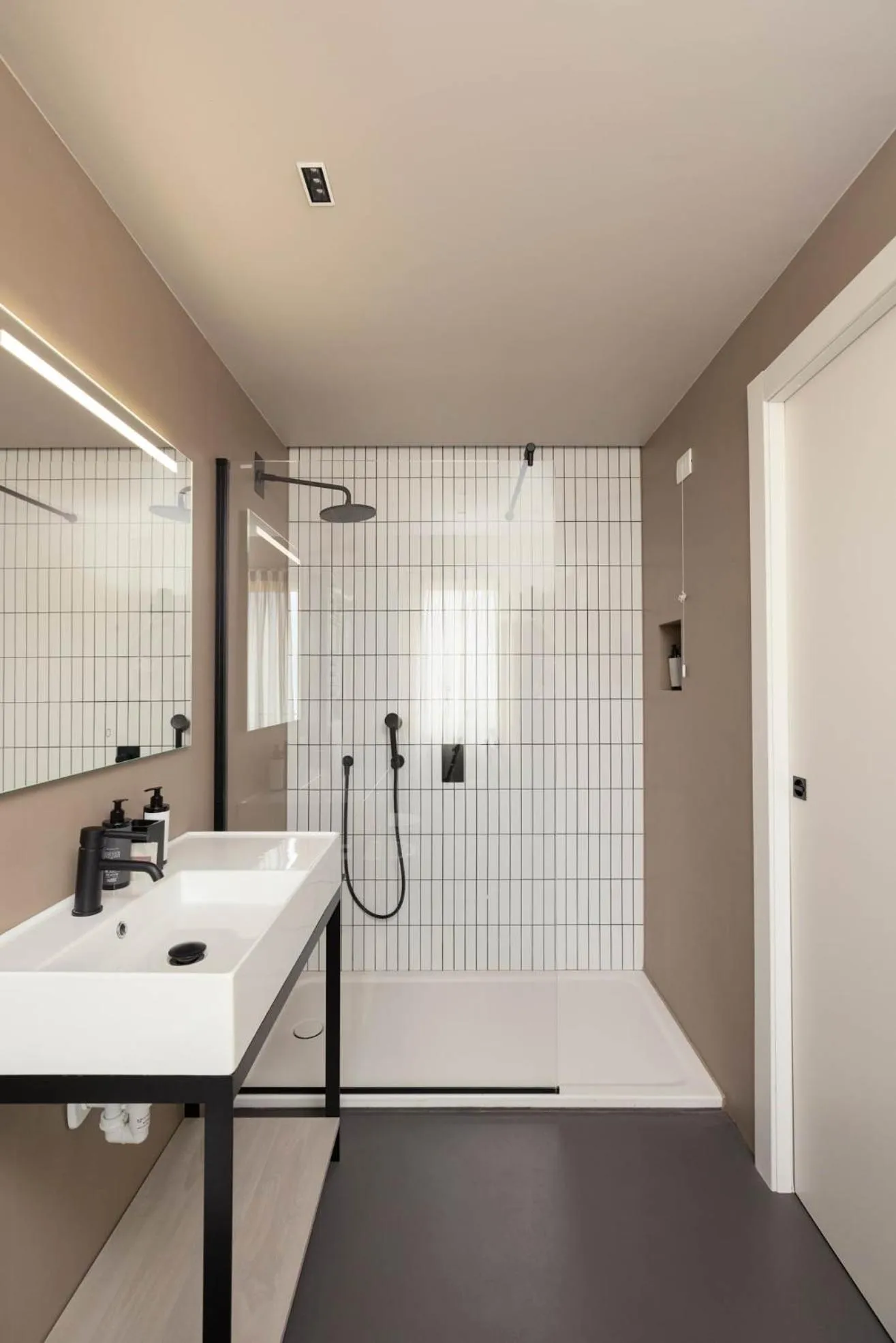 Shower in Villa Clementina Boutique Hotel