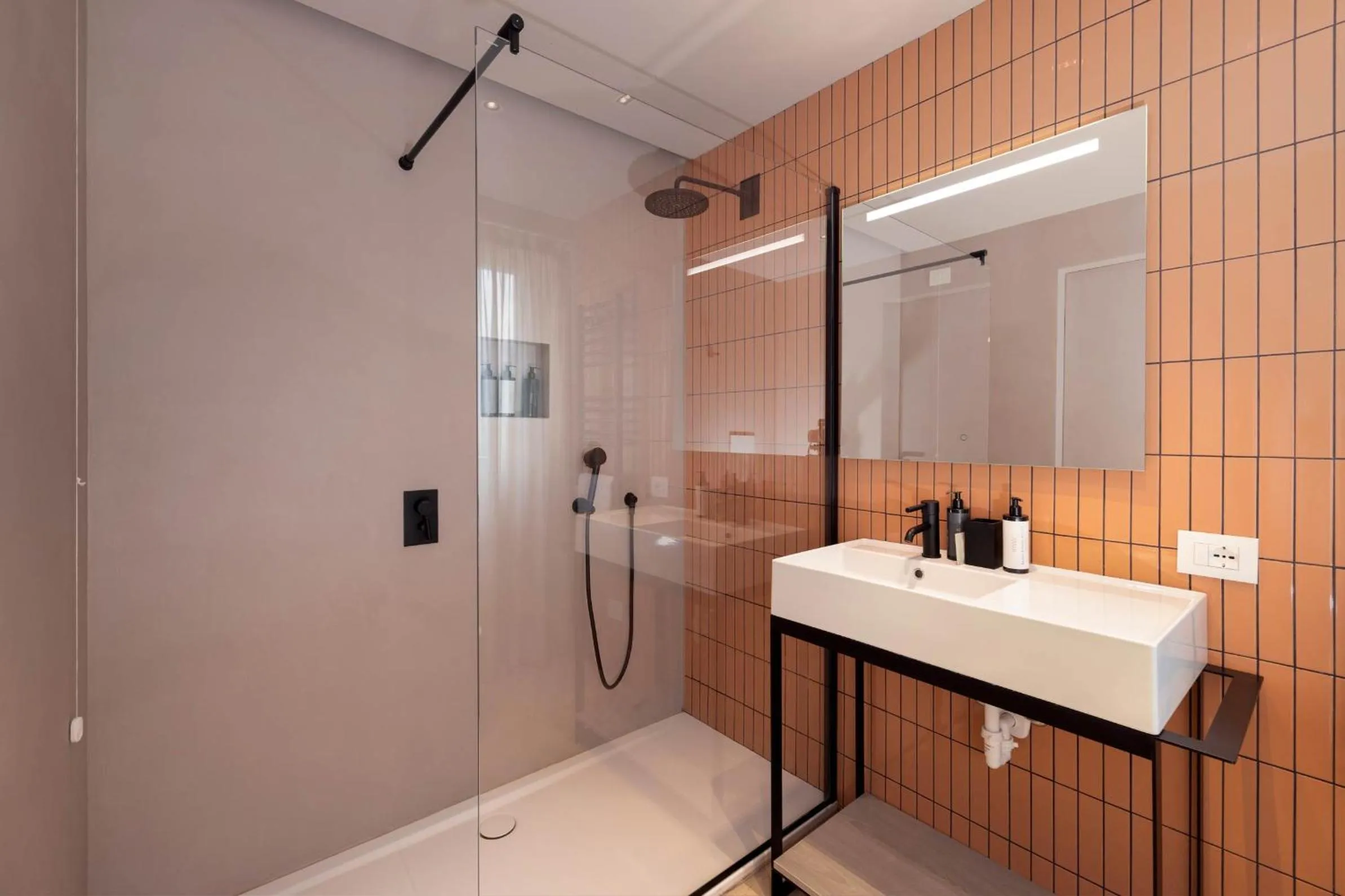 Shower in Villa Clementina Boutique Hotel