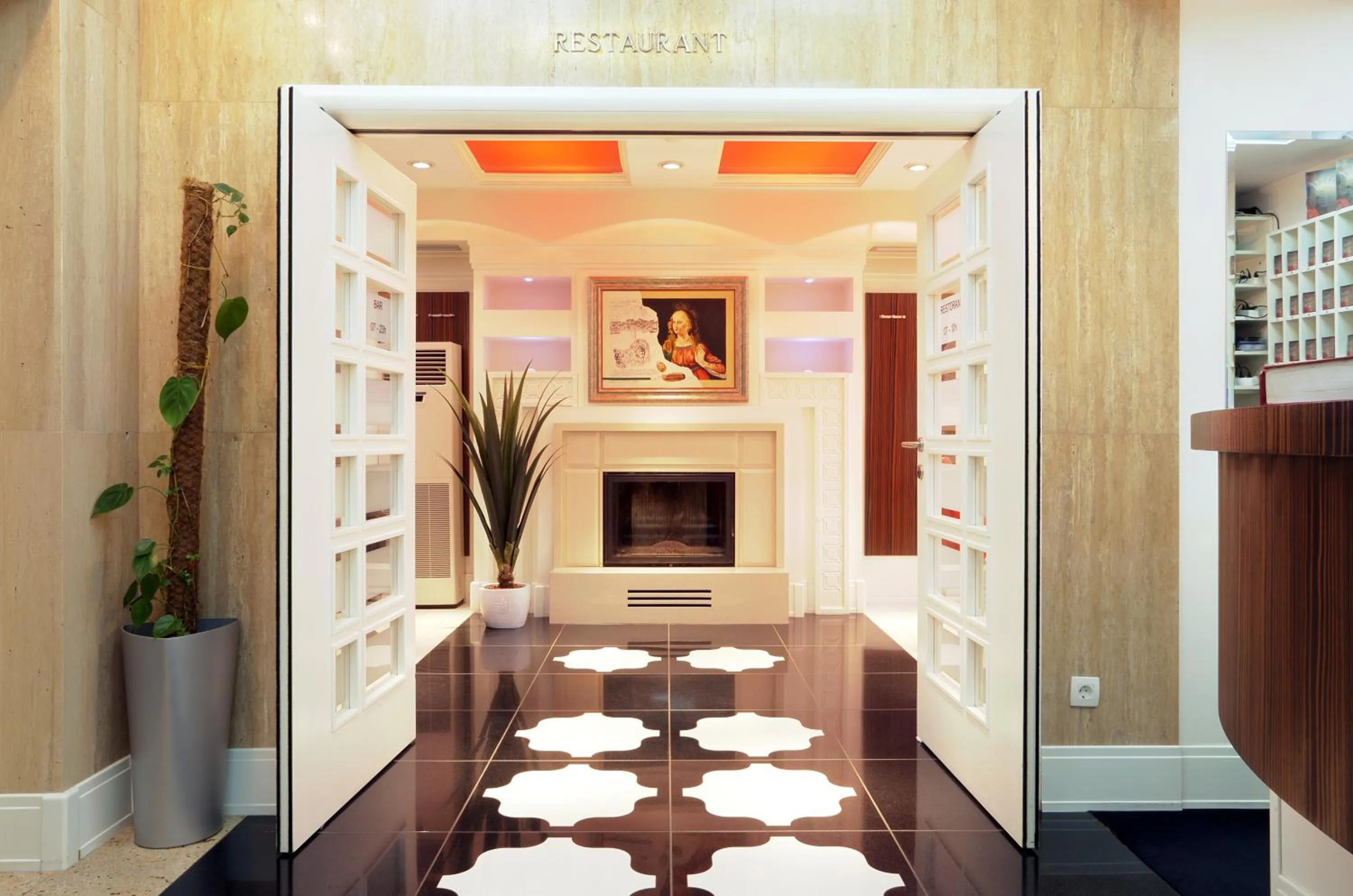 Lobby or reception in Garni Hotel Crystal