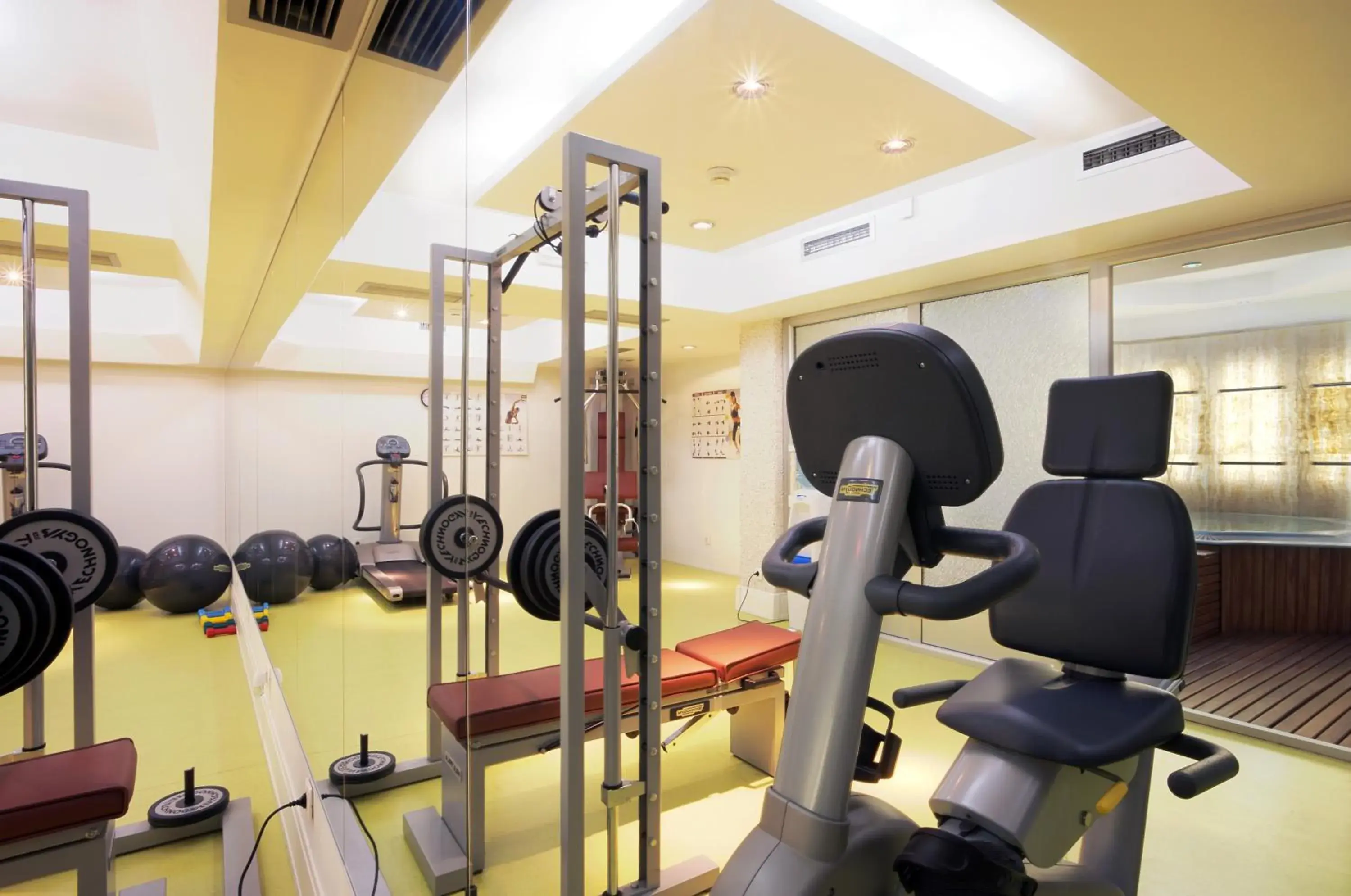 Fitness centre/facilities in Garni Hotel Crystal Fitness centre/facilities in Garni Hotel Crystal