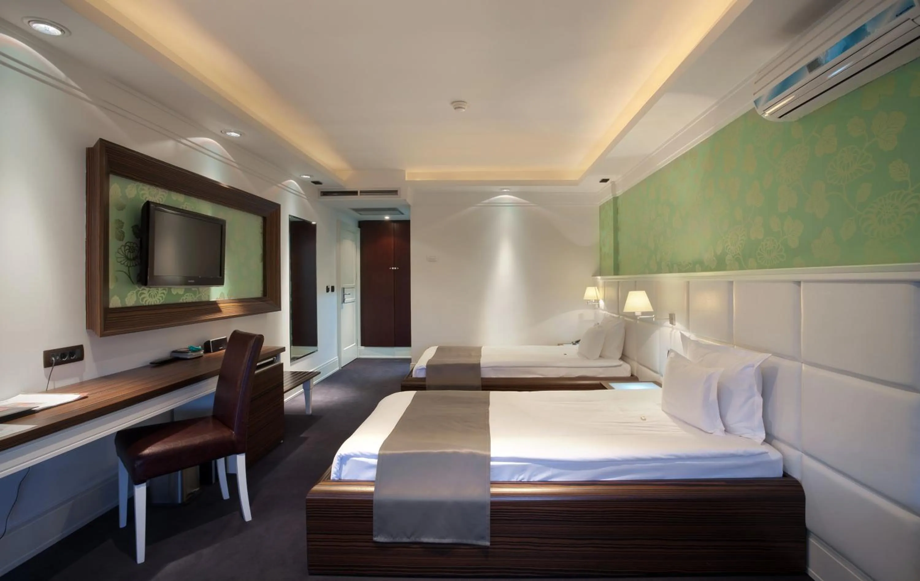 Photo of the whole room, Bed in Garni Hotel Crystal