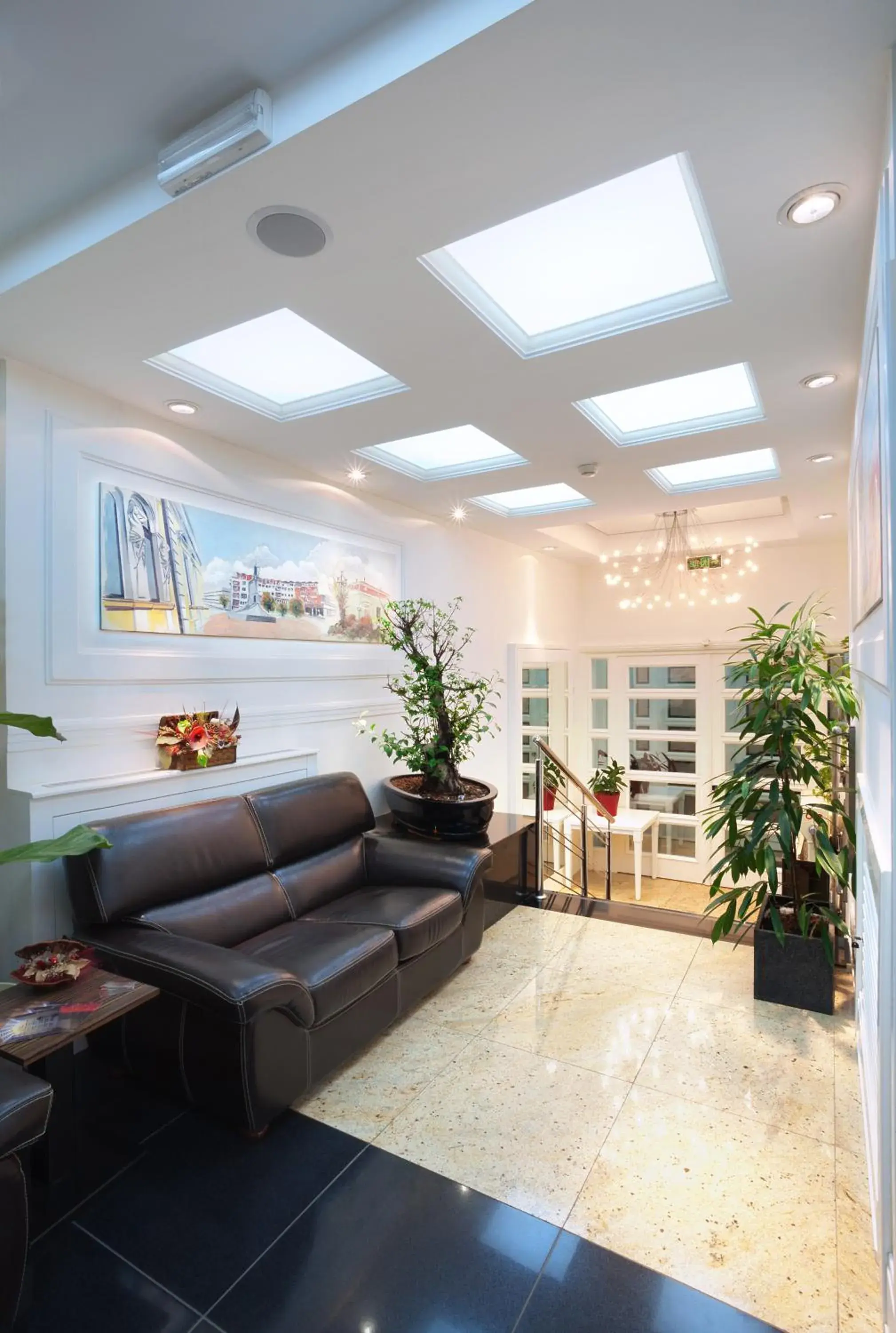 Lobby or reception in Garni Hotel Crystal Lobby or reception in Garni Hotel Crystal