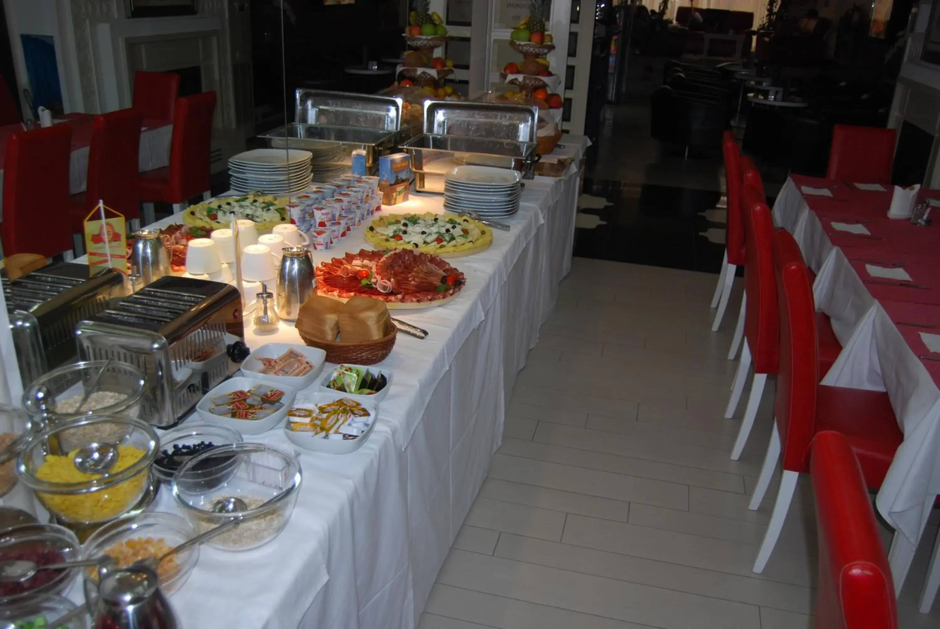 Restaurant/places to eat in Garni Hotel Crystal Restaurant/places to eat in Garni Hotel Crystal