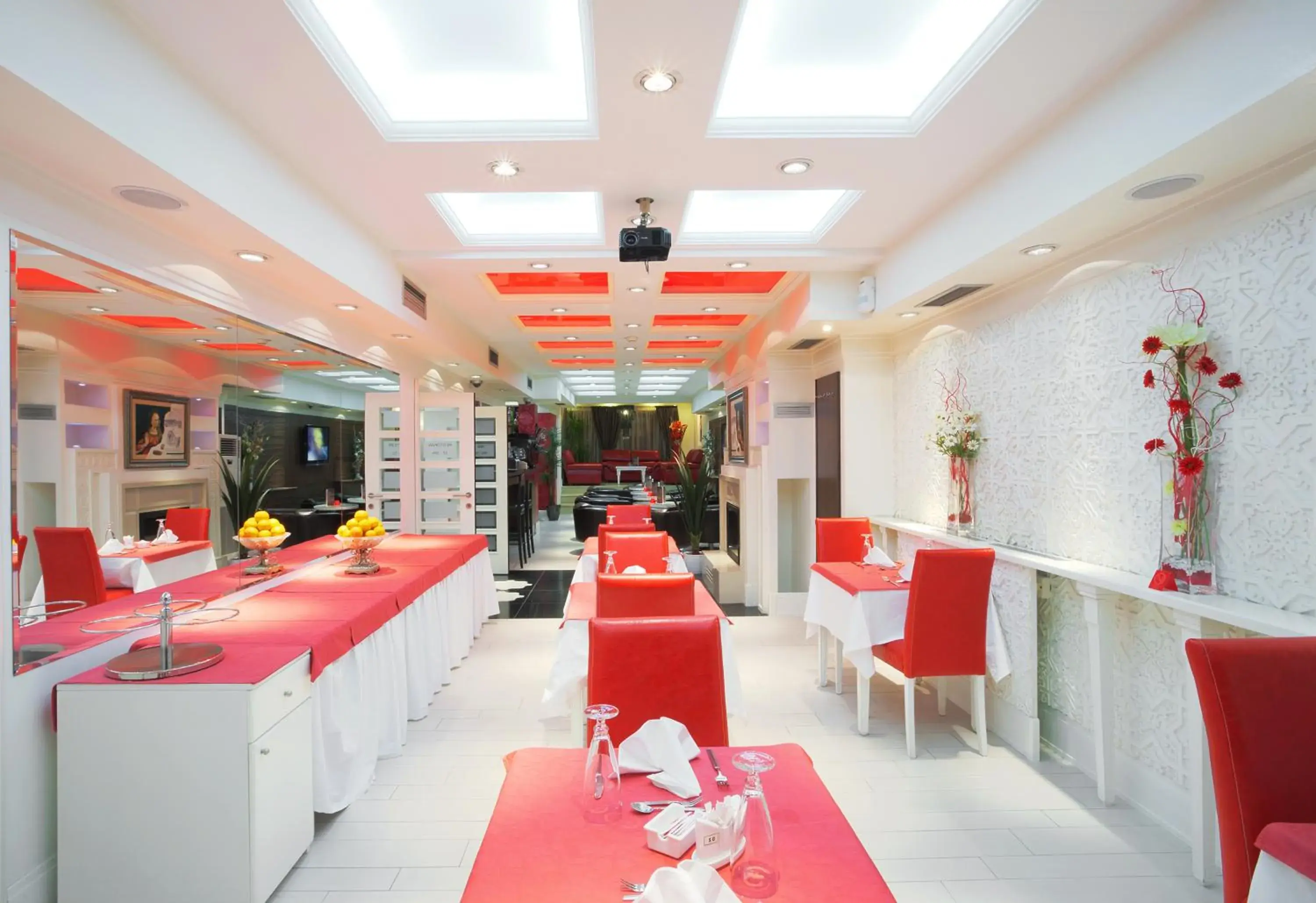 Restaurant/places to eat in Garni Hotel Crystal Restaurant/places to eat in Garni Hotel Crystal