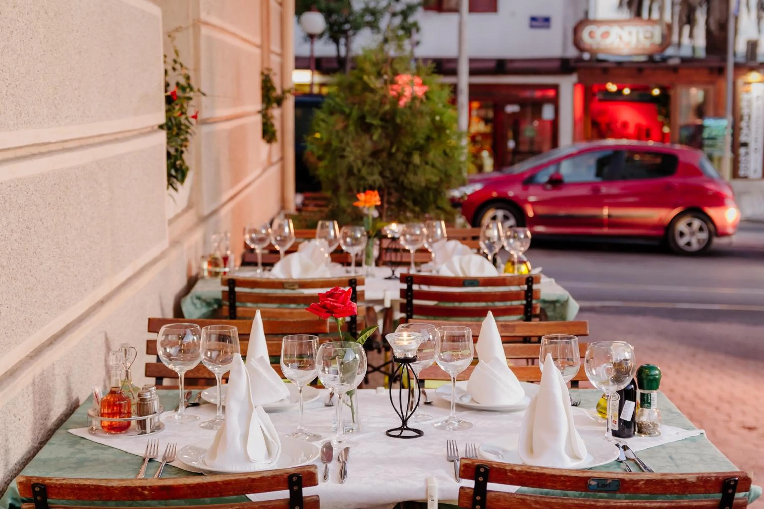 Restaurant/places to eat in Hotel Montenegrino