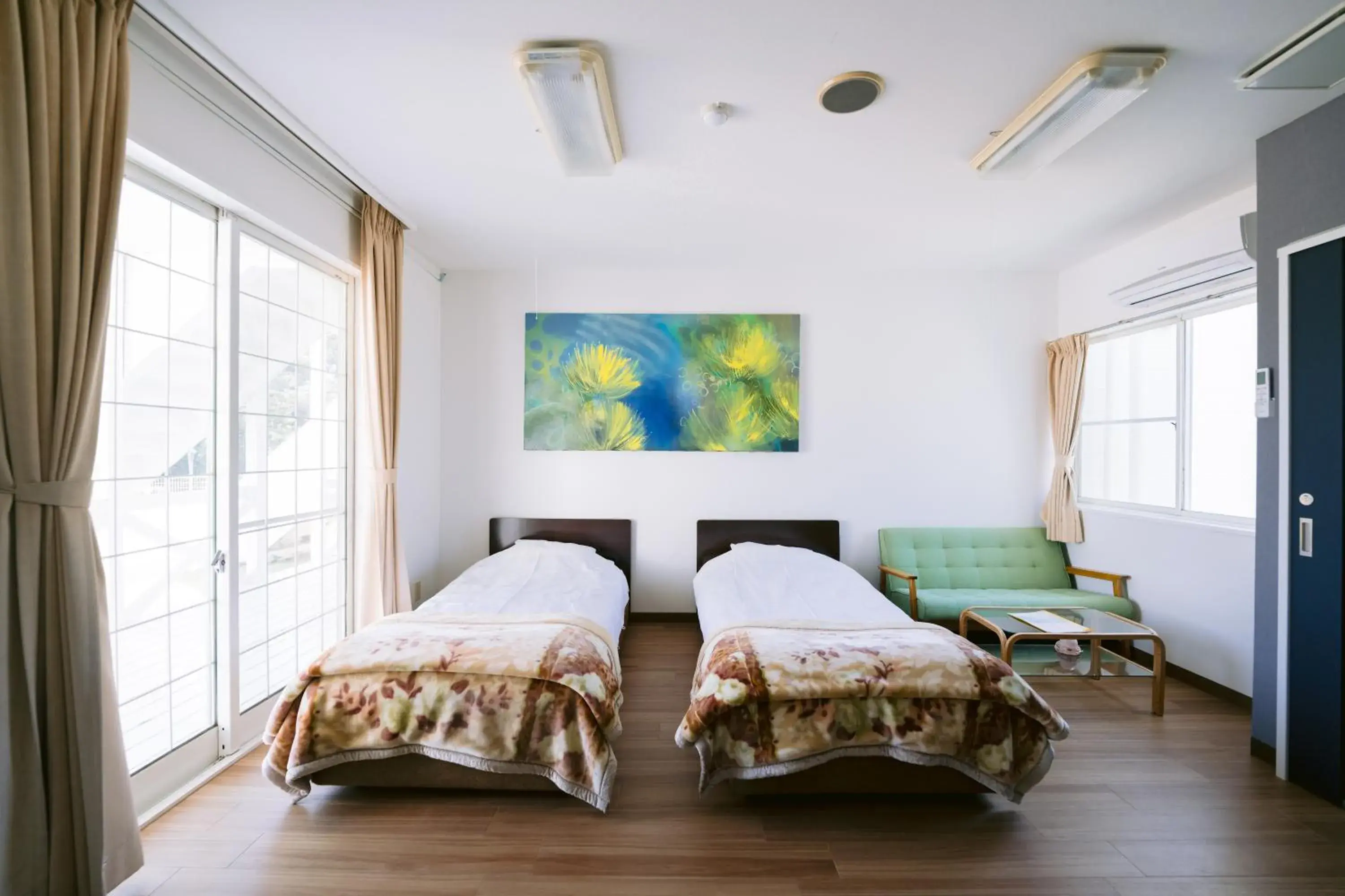 Twin Room - single occupancy - Disability Access in Hotel Kailani Twin Room - single occupancy - Disability Access in Hotel Kailani