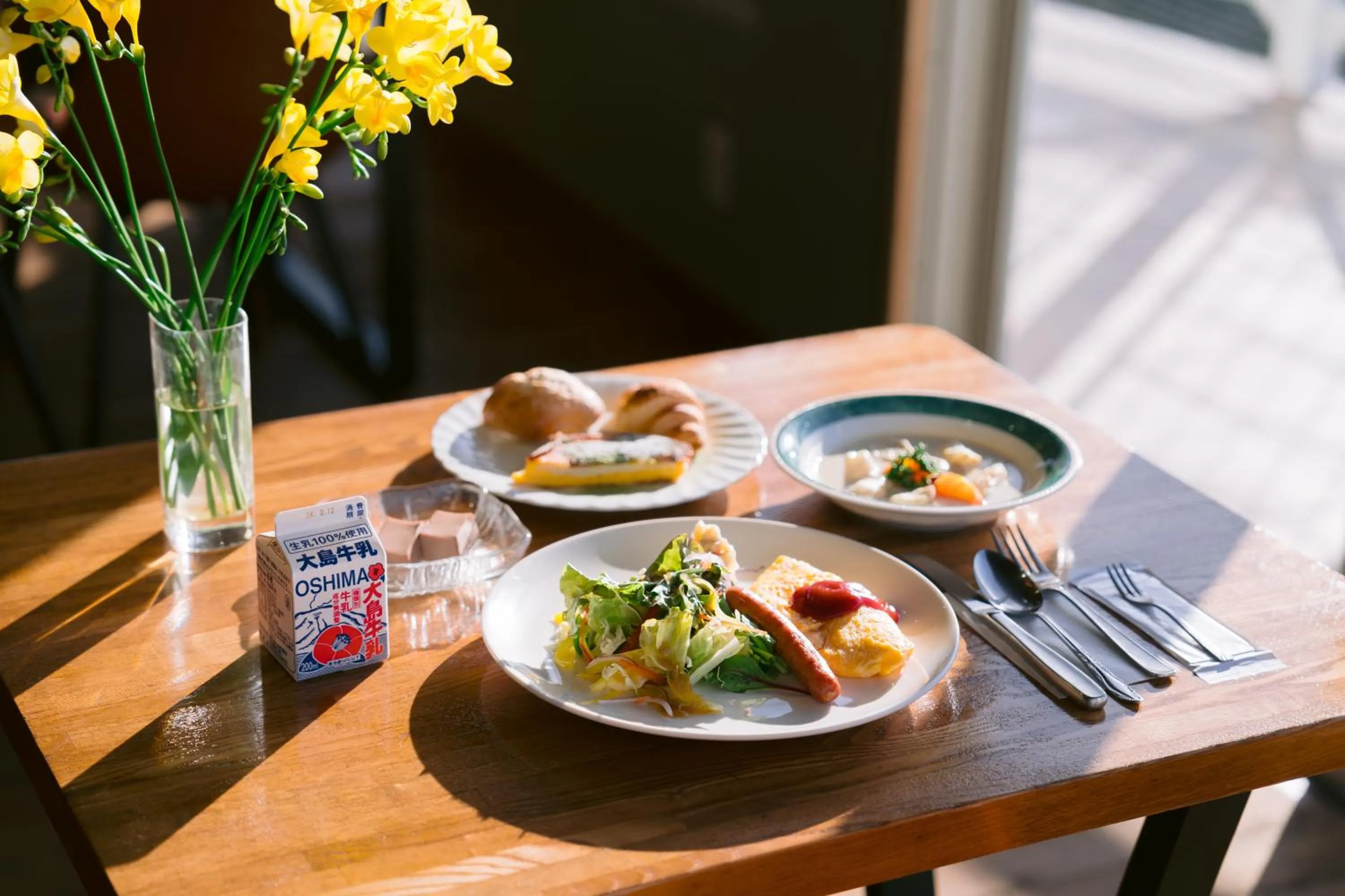 Restaurant/places to eat in Hotel Kailani