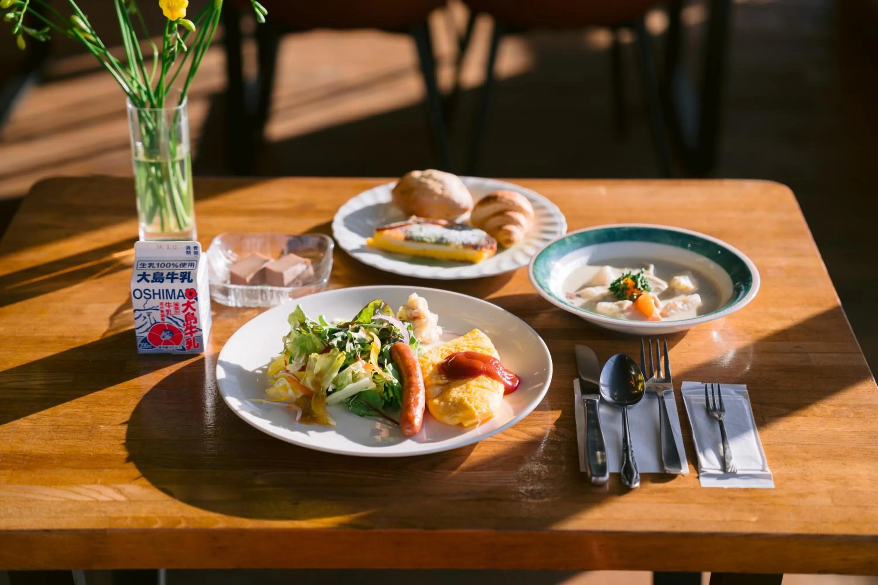 Restaurant/places to eat in Hotel Kailani