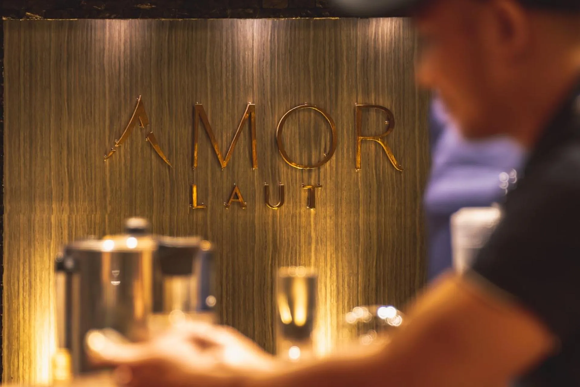Restaurant/places to eat in Amor Laut