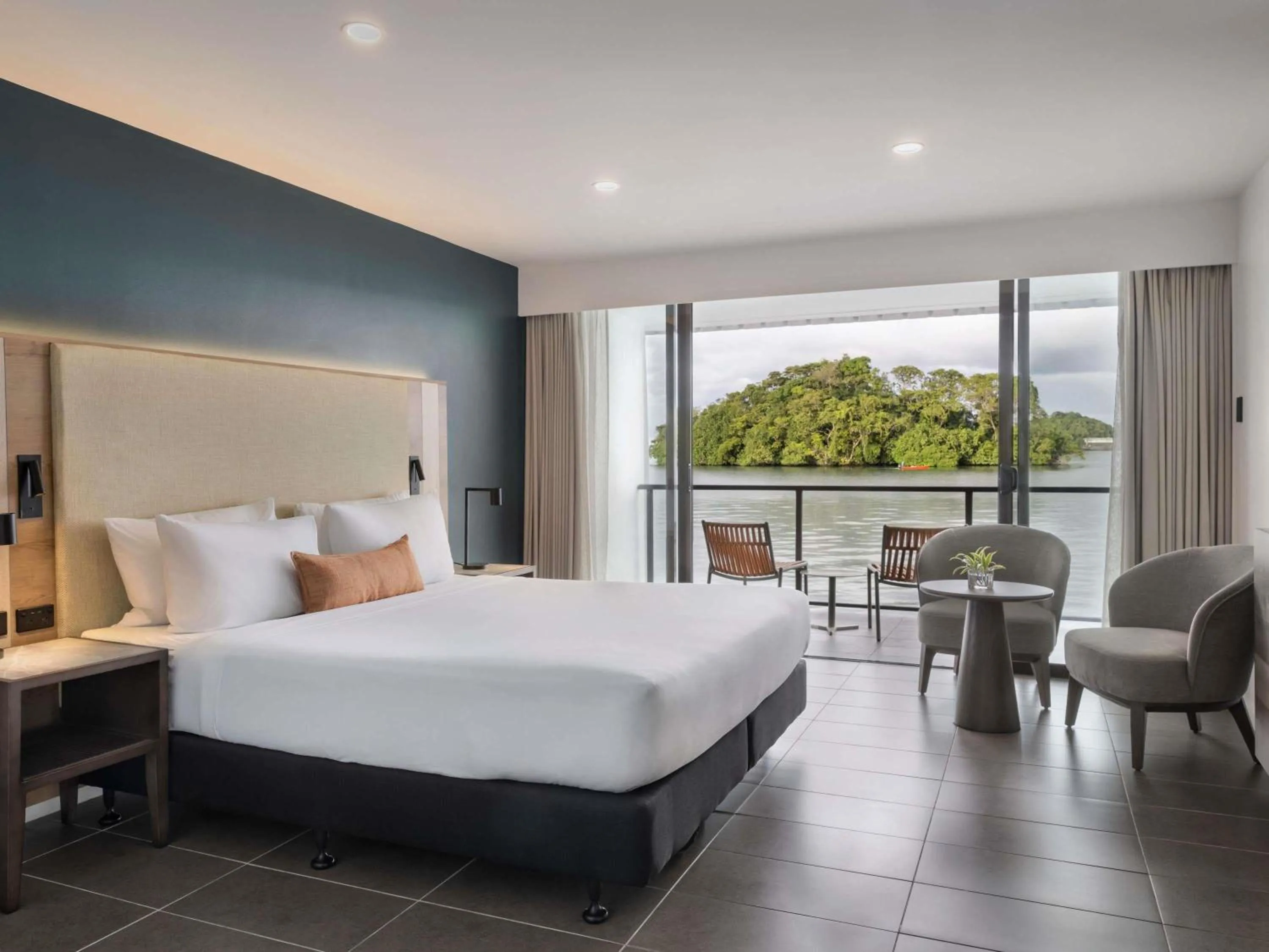 Bedroom, Bed in Novotel Suva Lami Bay