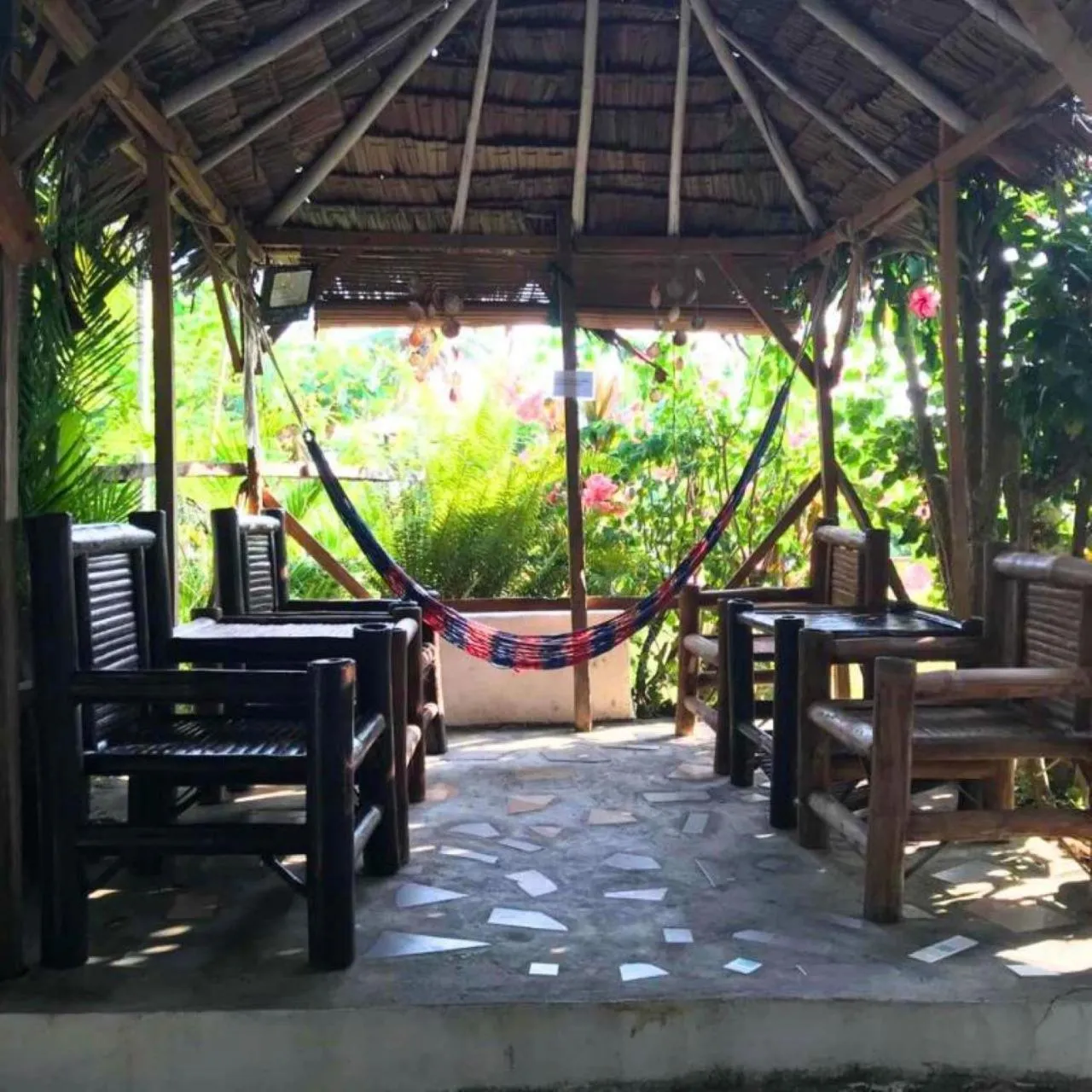 Seating area in Gerty's Tourist Inn powered by Cocotel