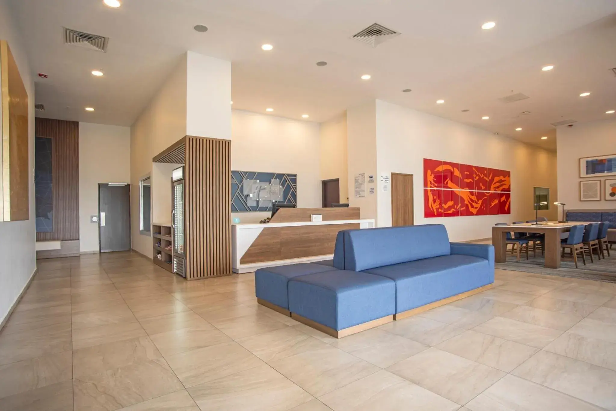 Property building in Holiday Inn Express Guadalajara Iteso by IHG Property building in Holiday Inn Express Guadalajara Iteso by IHG