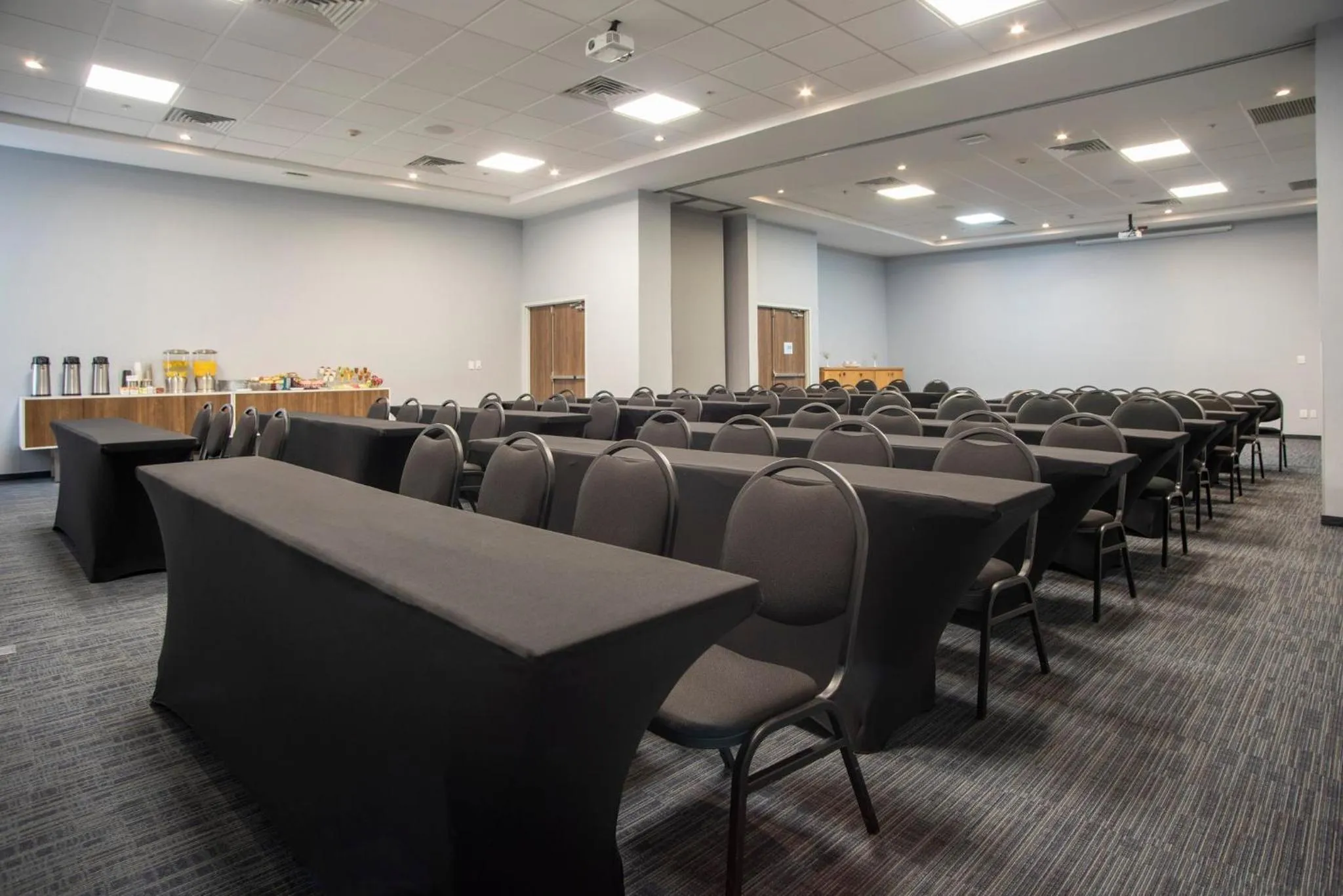 Meeting/conference room in Holiday Inn Express Guadalajara Iteso by IHG