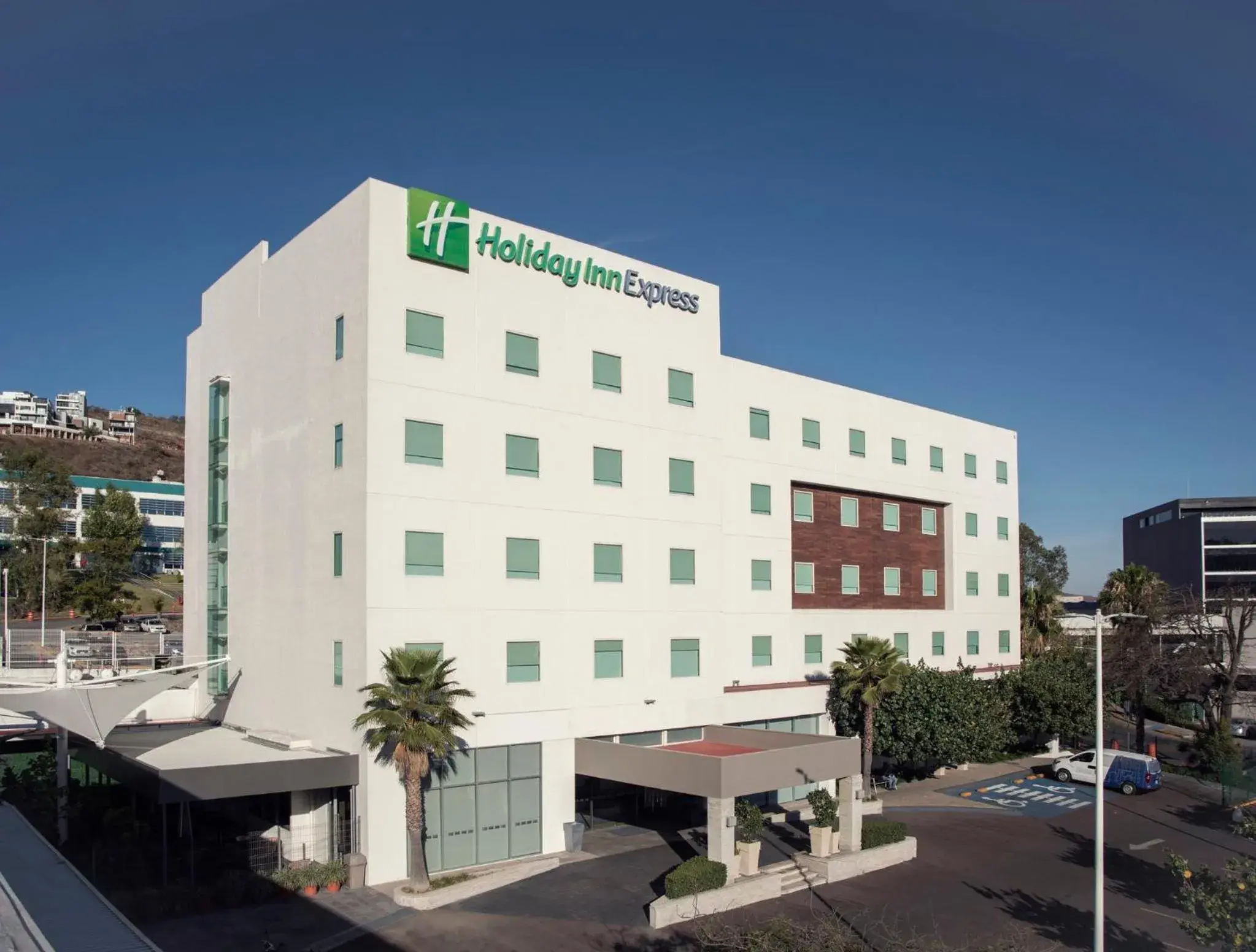 Property building in Holiday Inn Express Guadalajara Iteso by IHG Property building in Holiday Inn Express Guadalajara Iteso by IHG