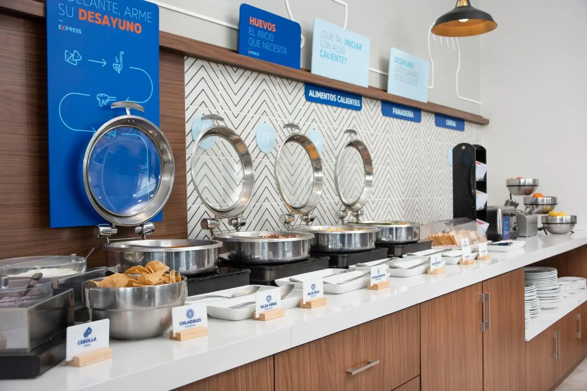 Restaurant/places to eat in Holiday Inn Express Guadalajara Iteso by IHG Restaurant/places to eat in Holiday Inn Express Guadalajara Iteso by IHG