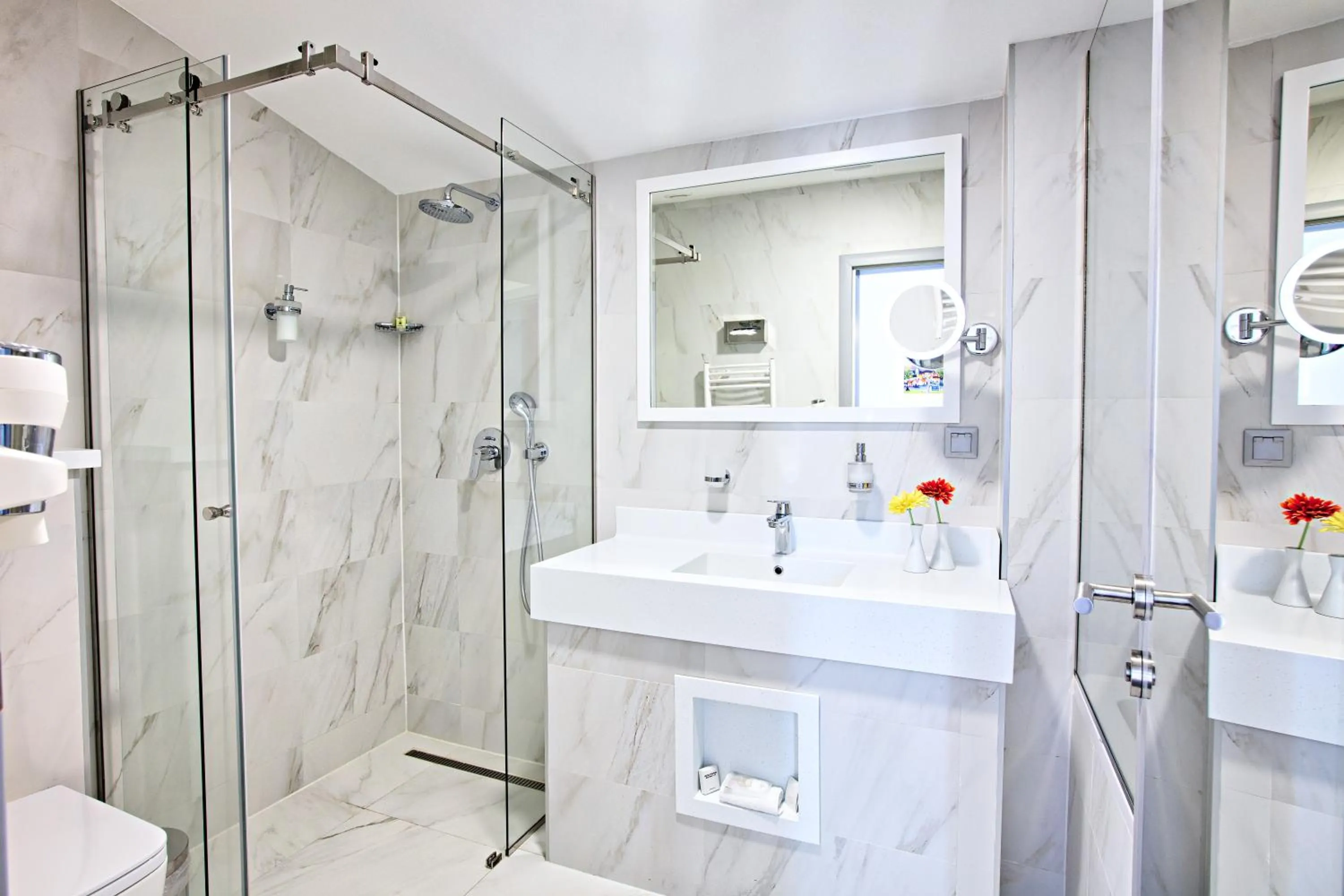 Shower in Hotel Central Sarajevo - Gym, Pool & Spa