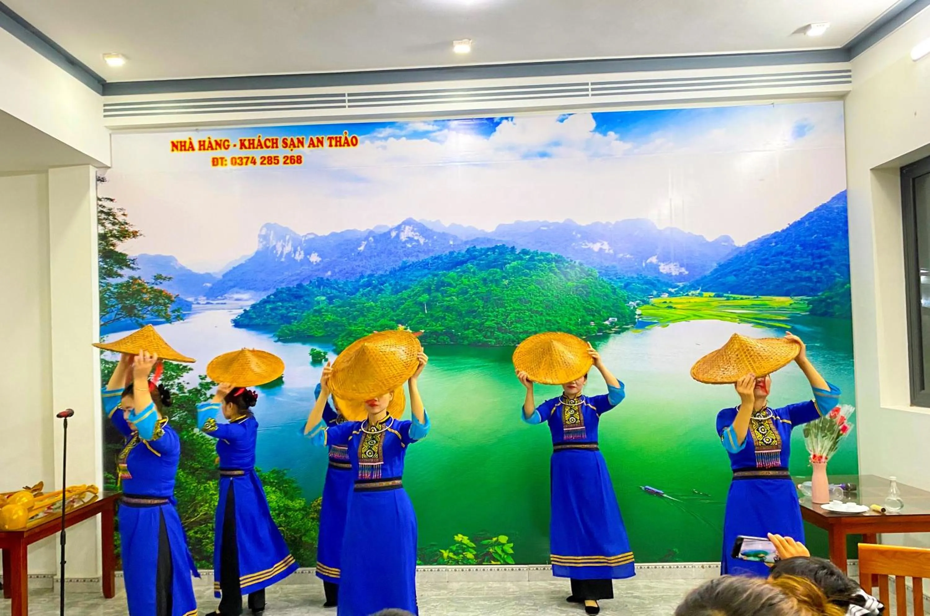 Restaurant/places to eat in An Thảo Ba Bể Hotel