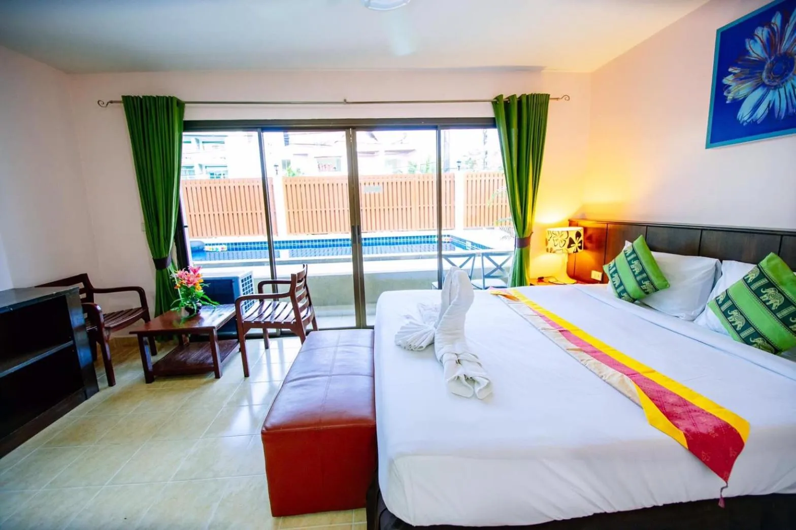 Pool view, Bed in Wanna Marine