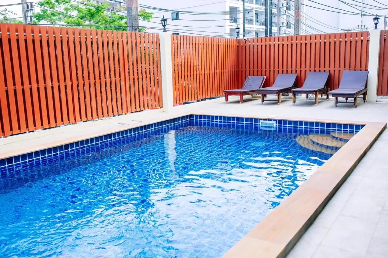 Swimming pool in Wanna Marine