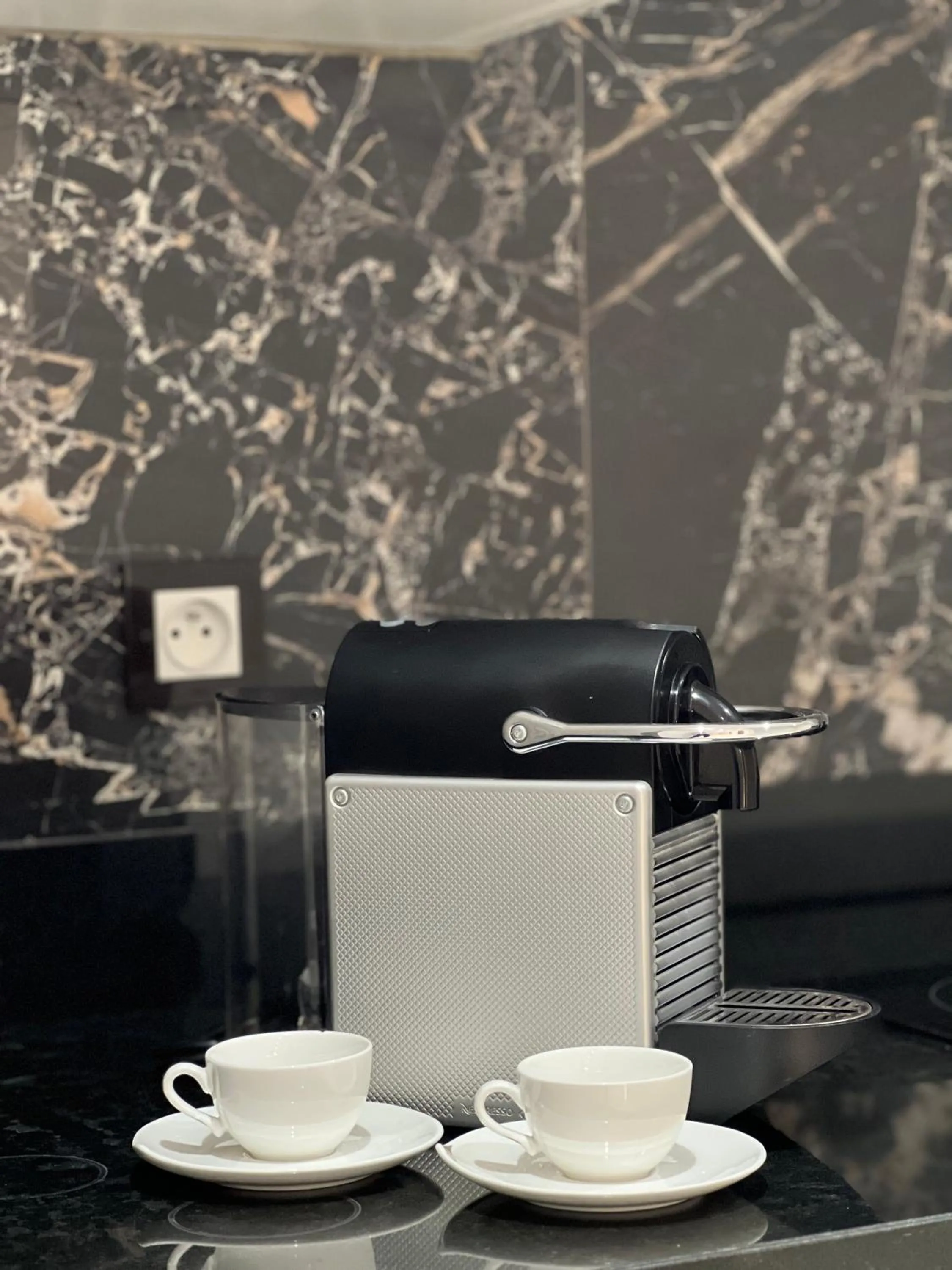 Coffee/tea facilities in ZEN Suites Hotel Massira