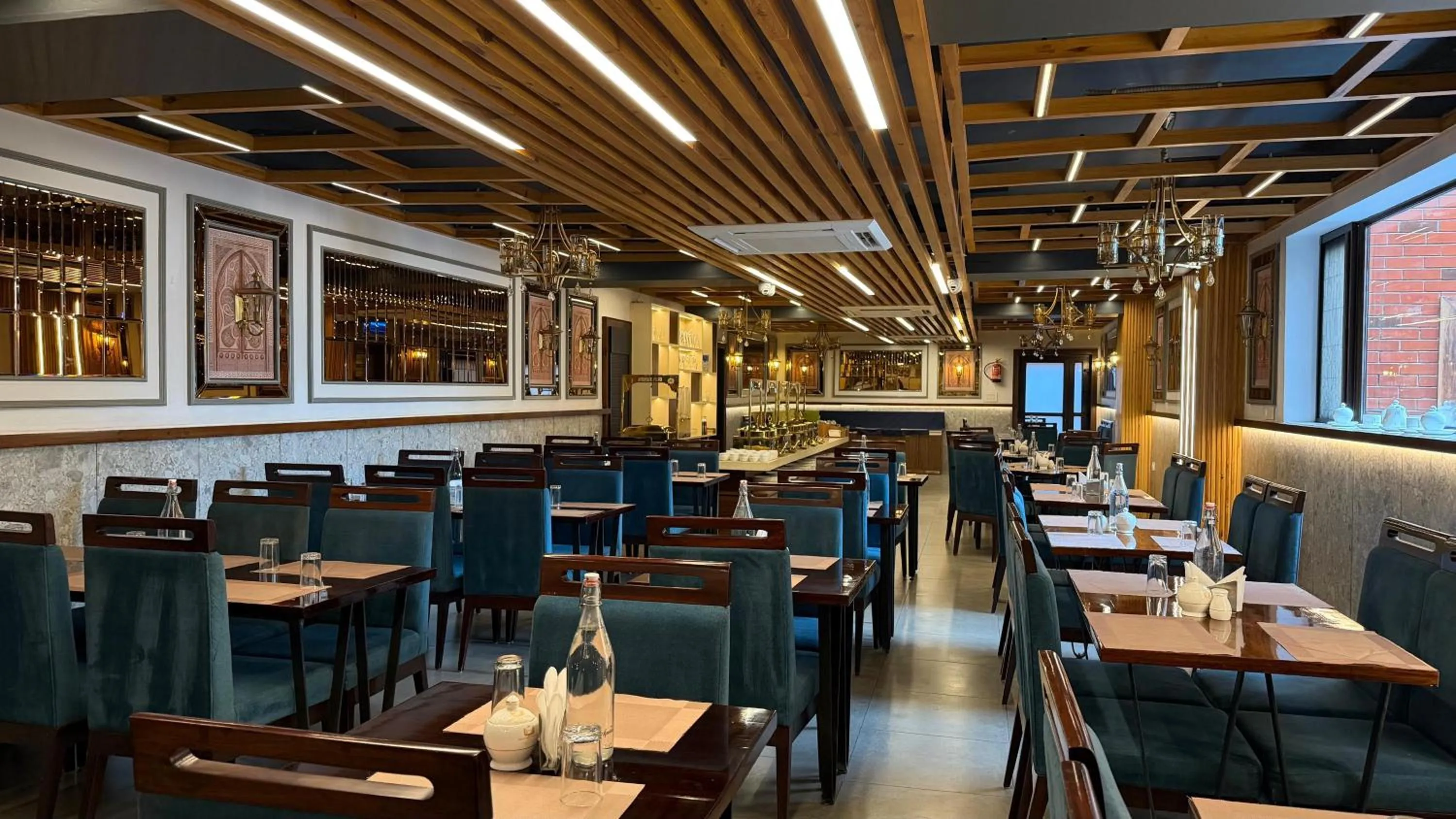 Restaurant/places to eat in White Water Resorts