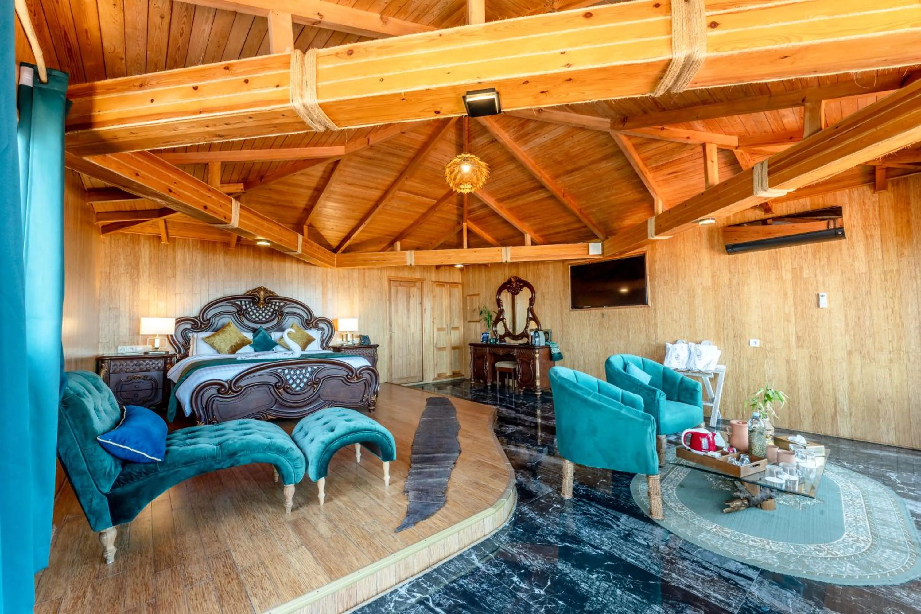 Communal lounge/ TV room, Bed in Chateau Eden El Rouh & Spa