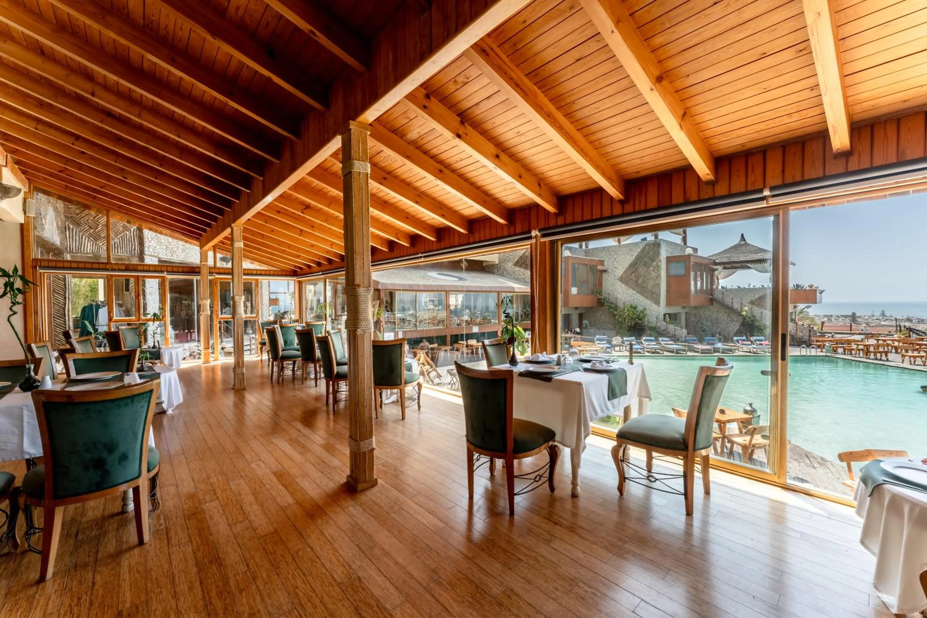 Restaurant/places to eat in Chateau Eden El Rouh & Spa