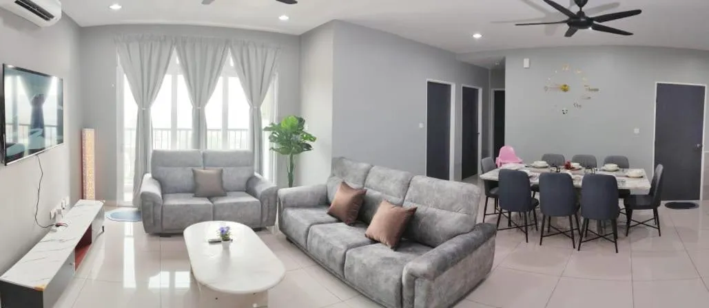 Living room in kakao homestay ipoh town 2parking 3room 10pax wifi