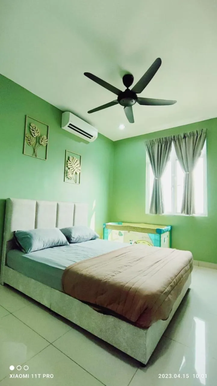 Bed in kakao homestay ipoh town 2parking 3room 10pax wifi
