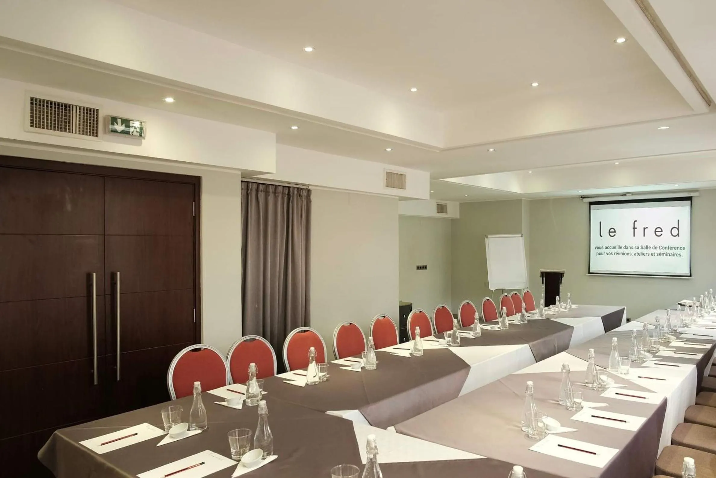 Meeting/conference room in Le Fred
