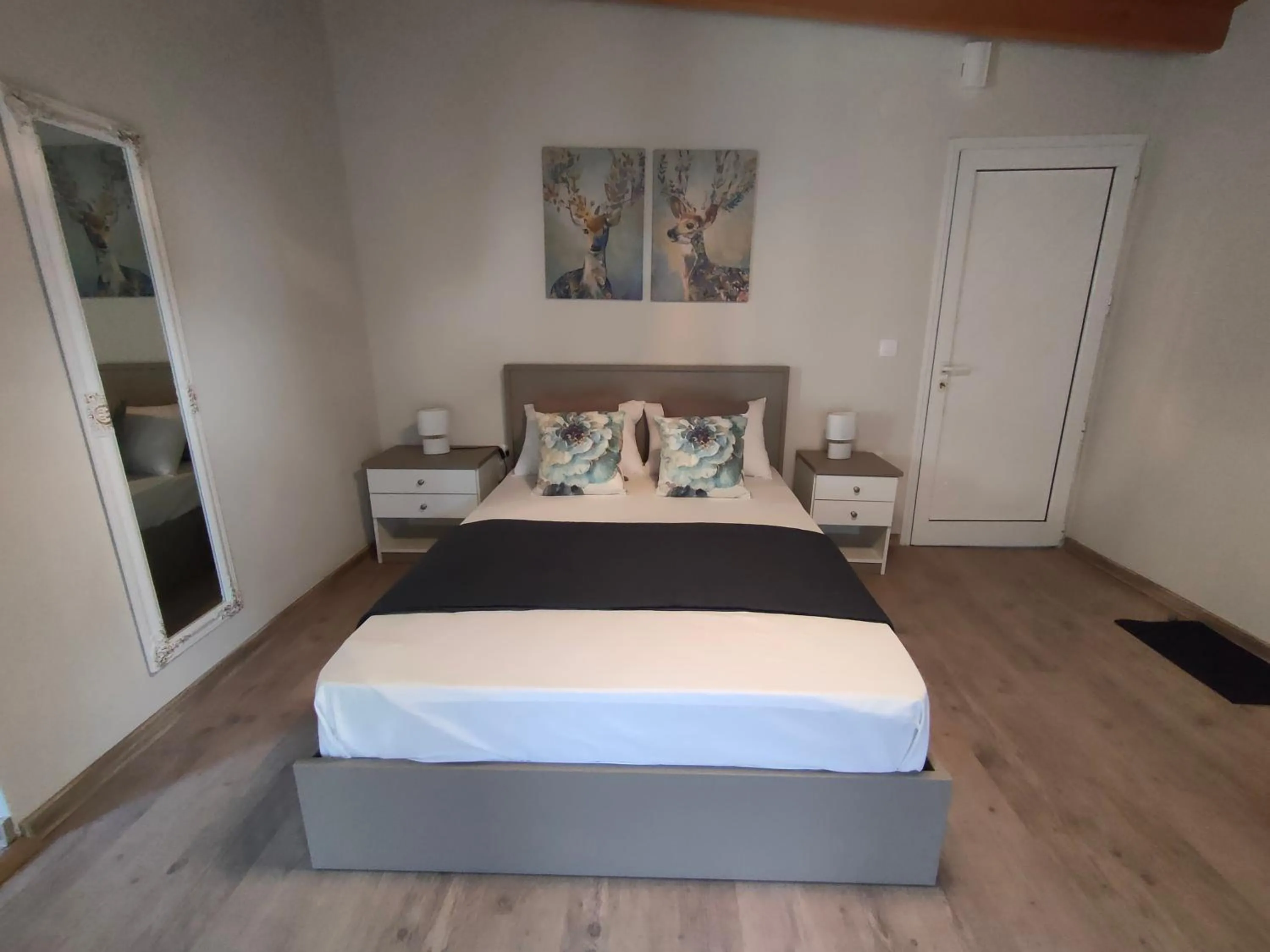 HARBOUR ROOMS