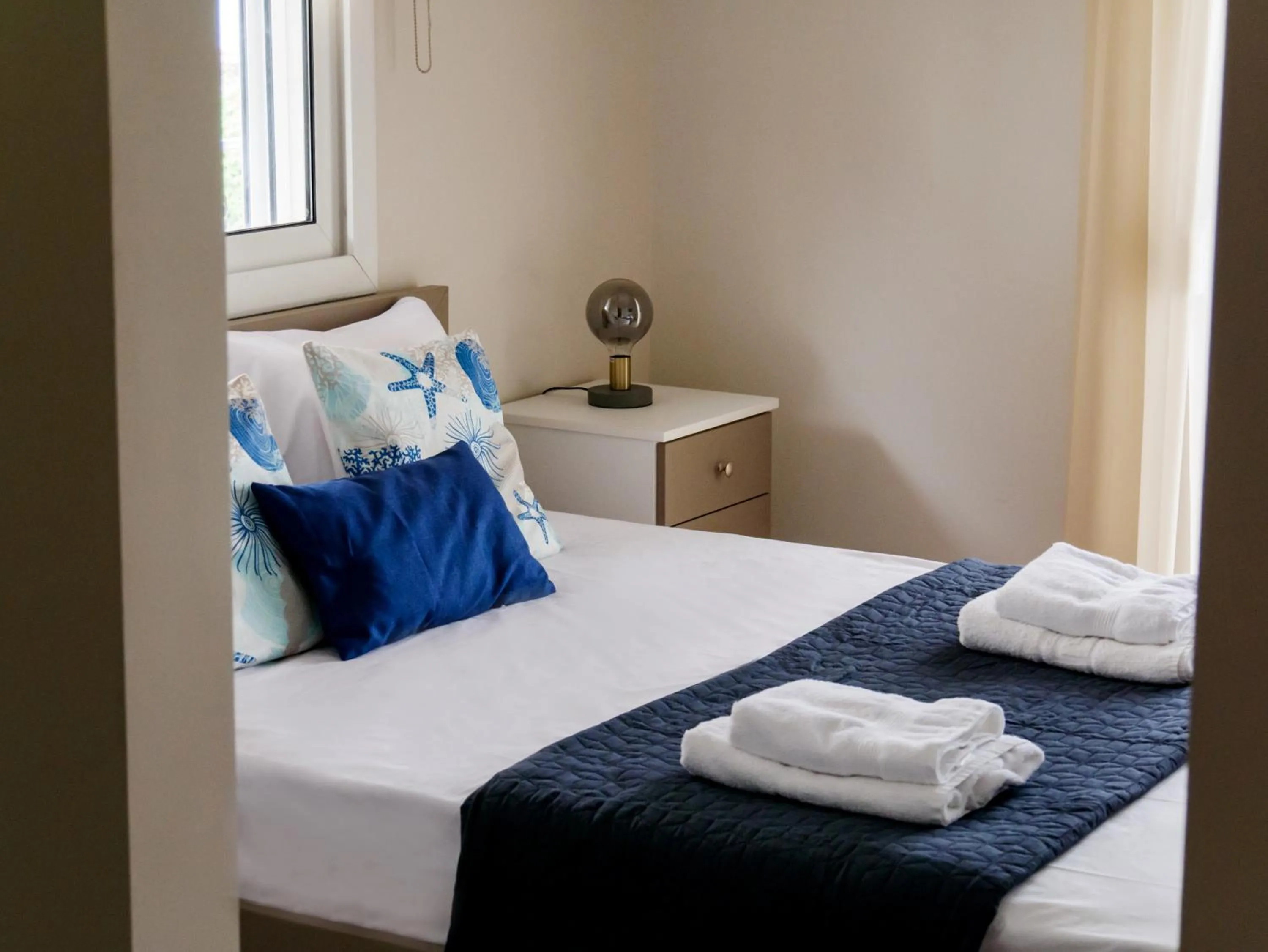 HARBOUR ROOMS