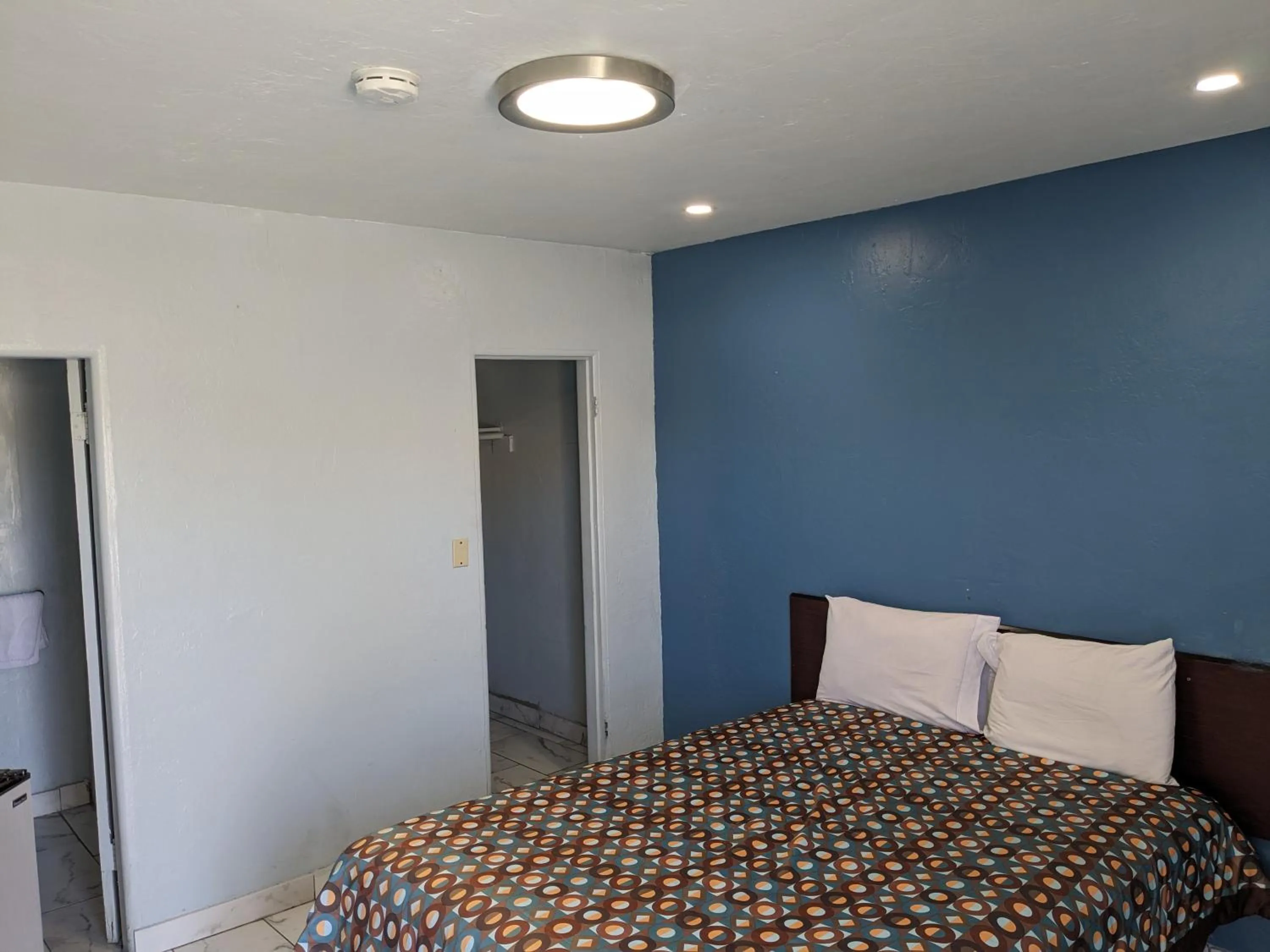 Green spot motel