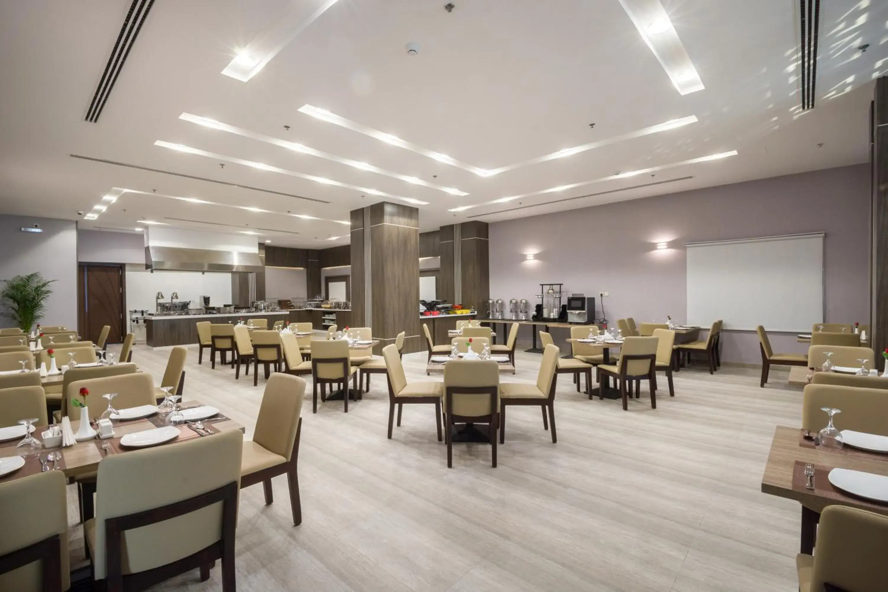 Restaurant/places to eat in Enala Hotel - Al Khobar Restaurant/places to eat in Enala Hotel - Al Khobar