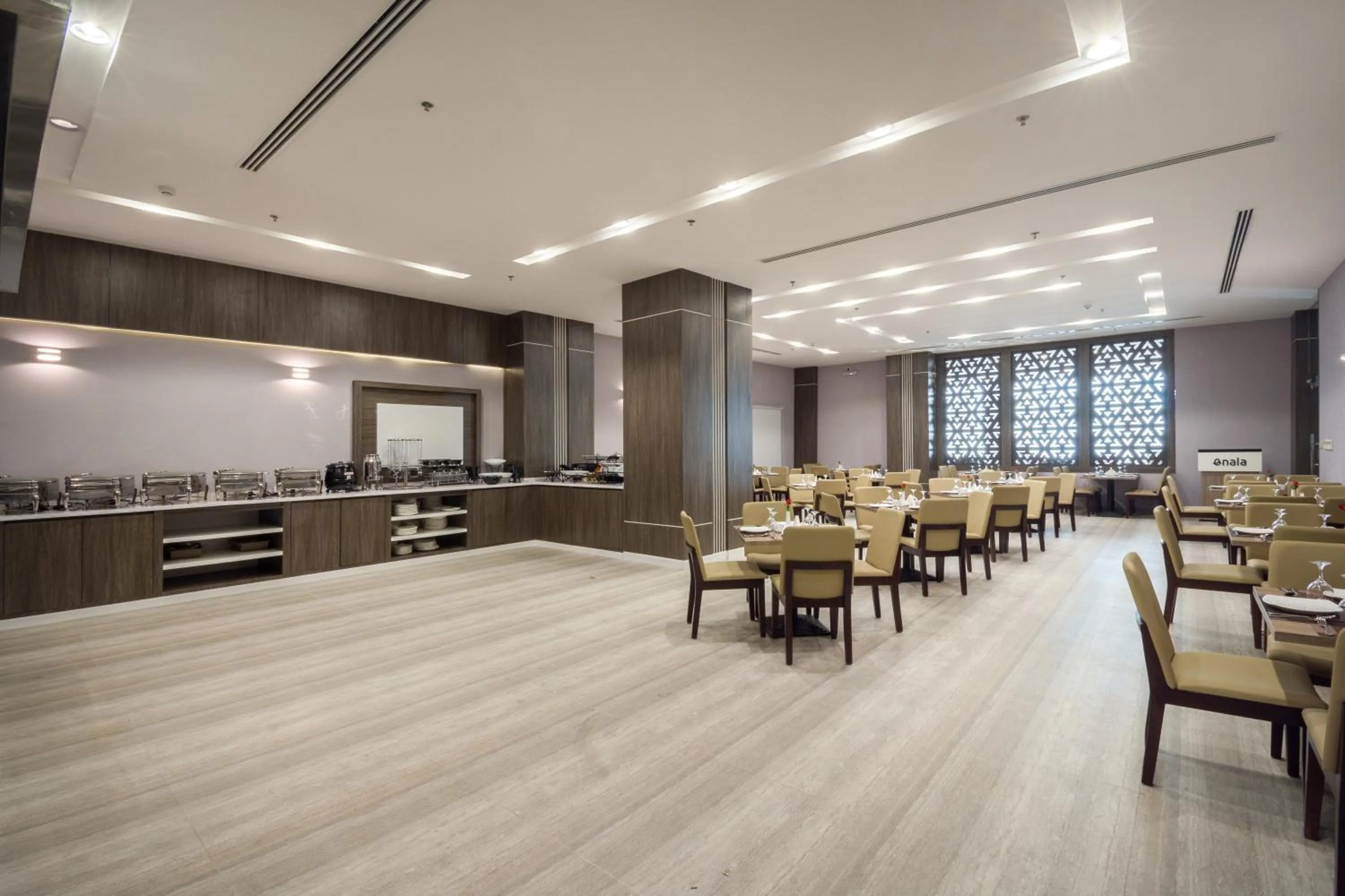 Restaurant/places to eat in Enala Hotel - Al Khobar