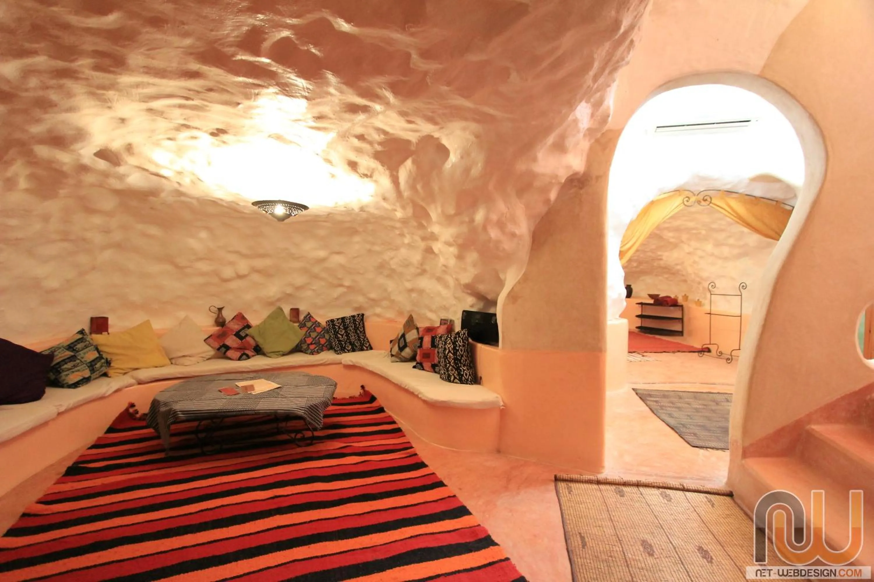 Berbere Troglodyte Three-Bedroom Suite (4adultes) in La Perle Du Dades