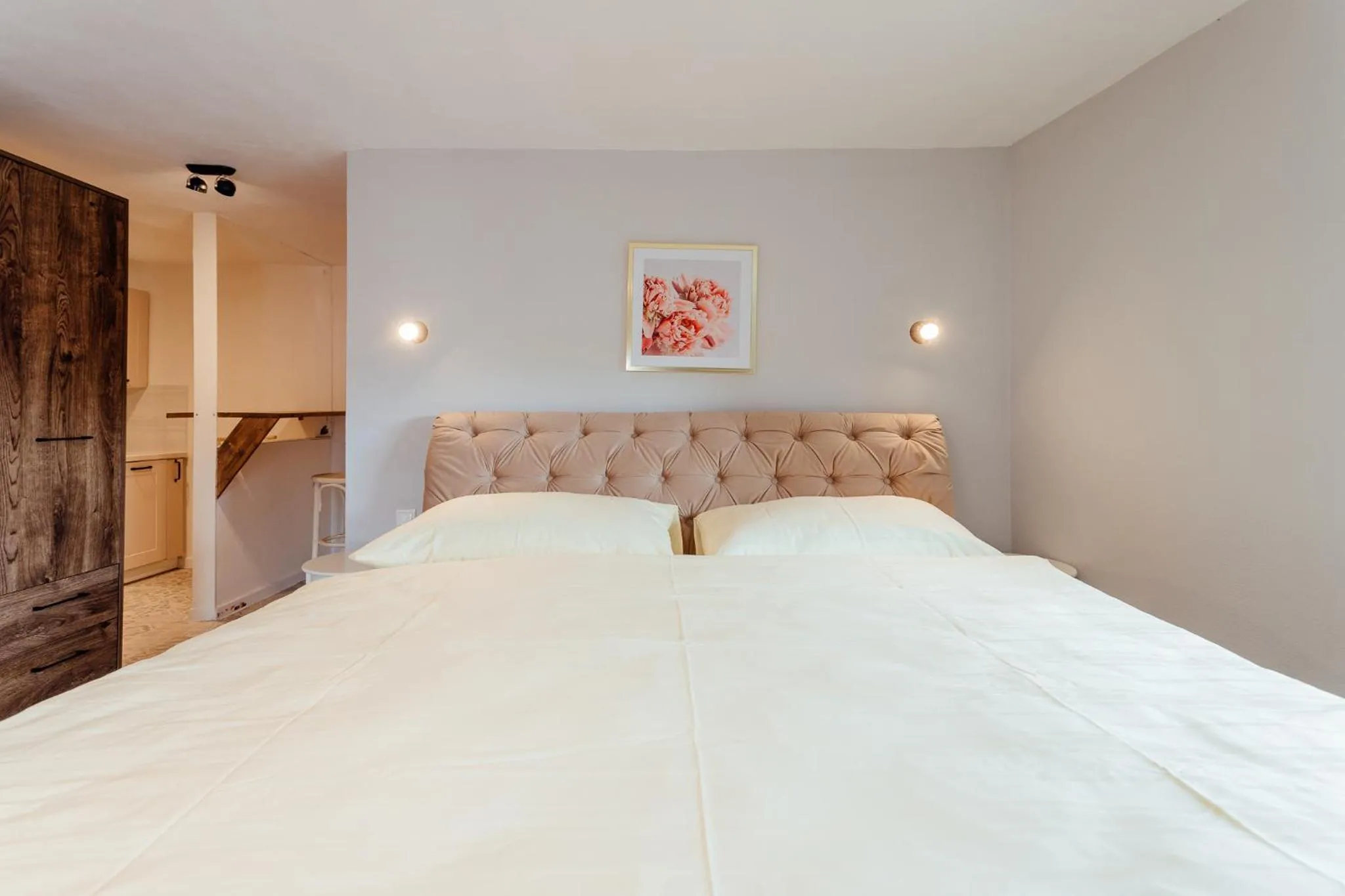 Bed in Botanický dvor