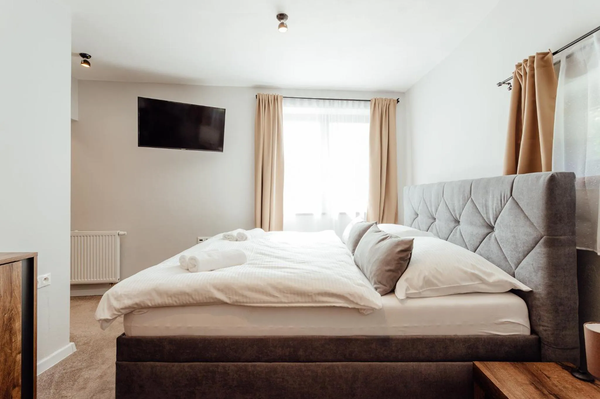 TV and multimedia, Bed in Botanický dvor