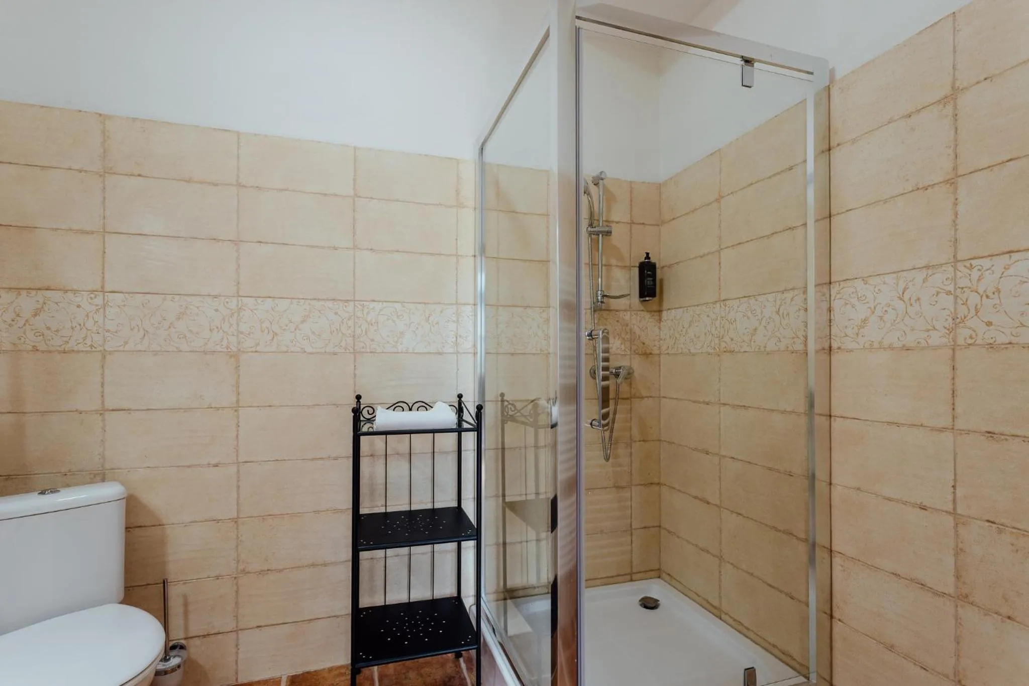 Shower in Botanický dvor