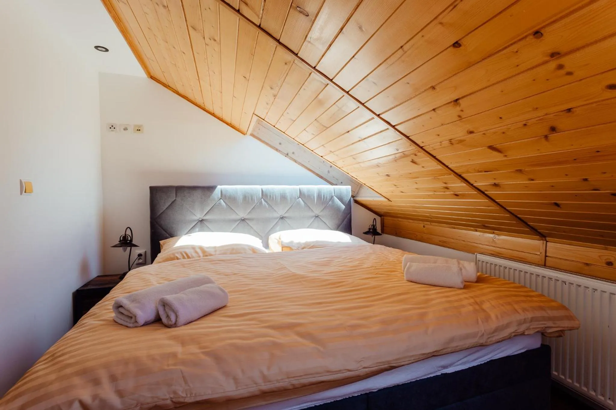 Bed in Botanický dvor