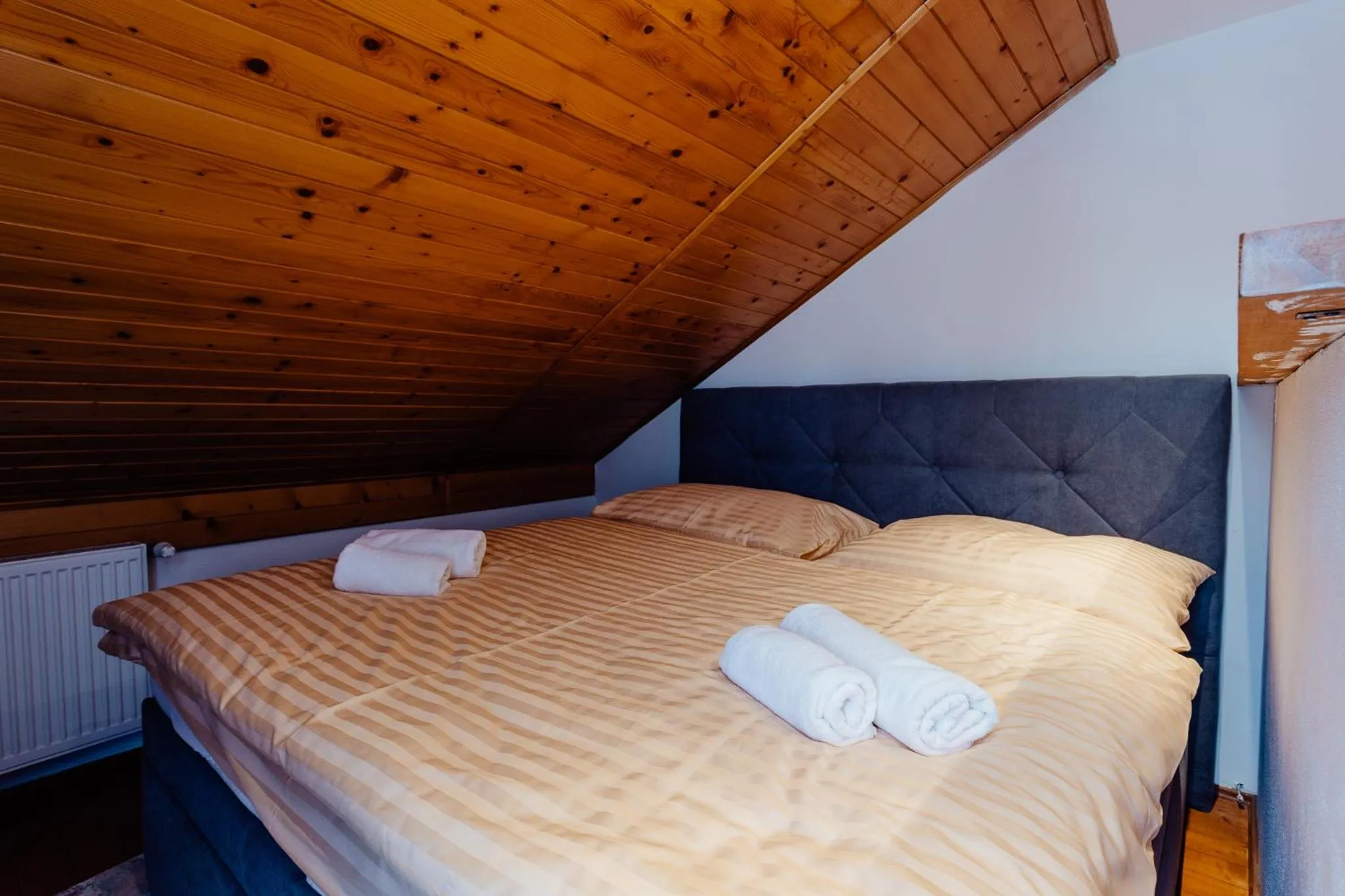 Bed in Botanický dvor
