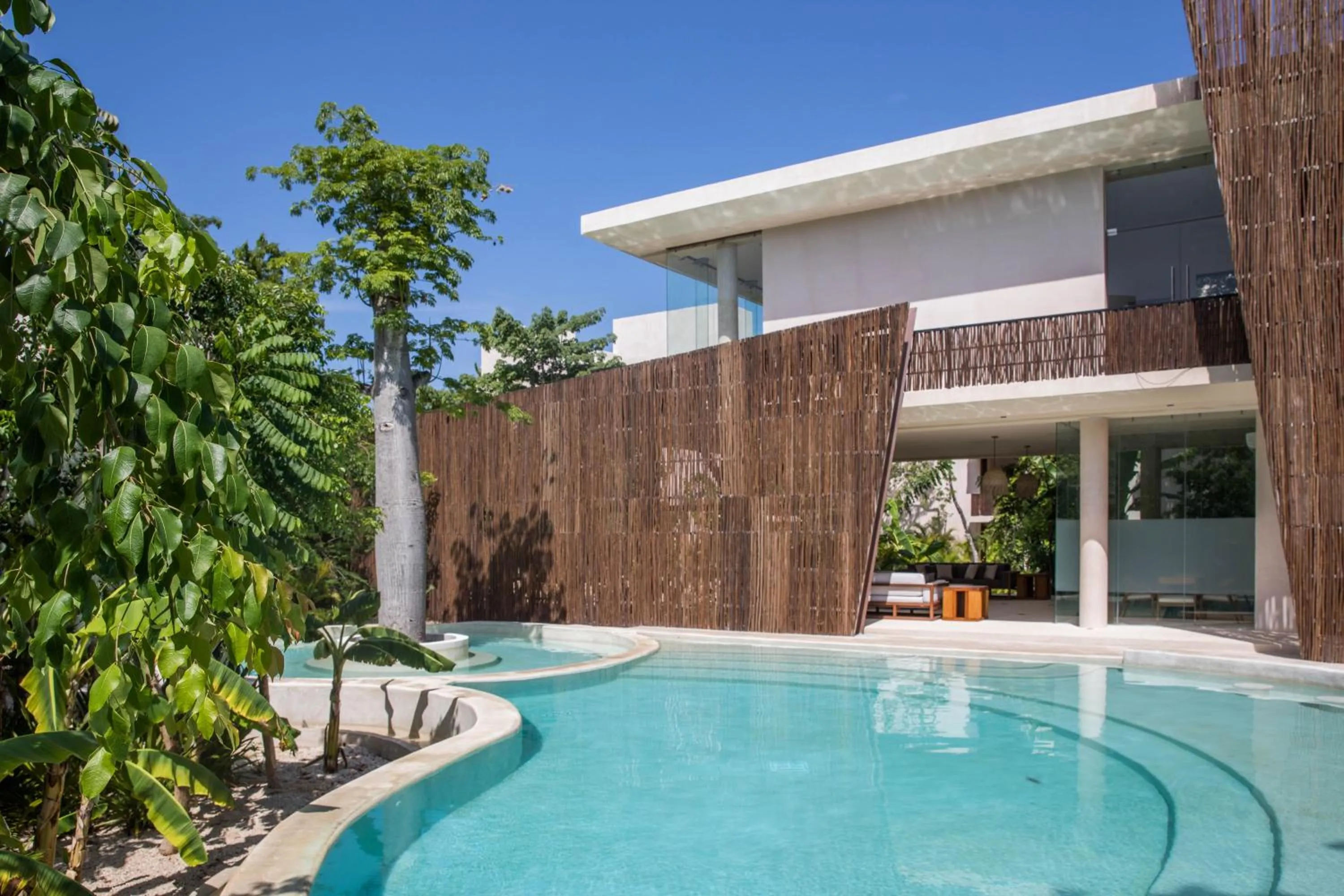 Swimming pool in Ophelia Experience