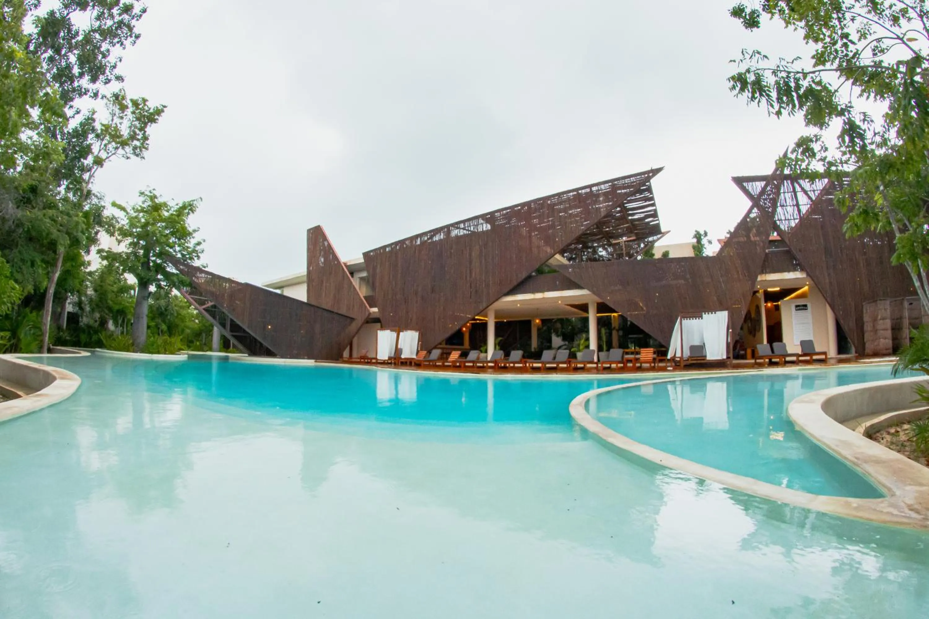 Swimming pool in Ophelia Experience