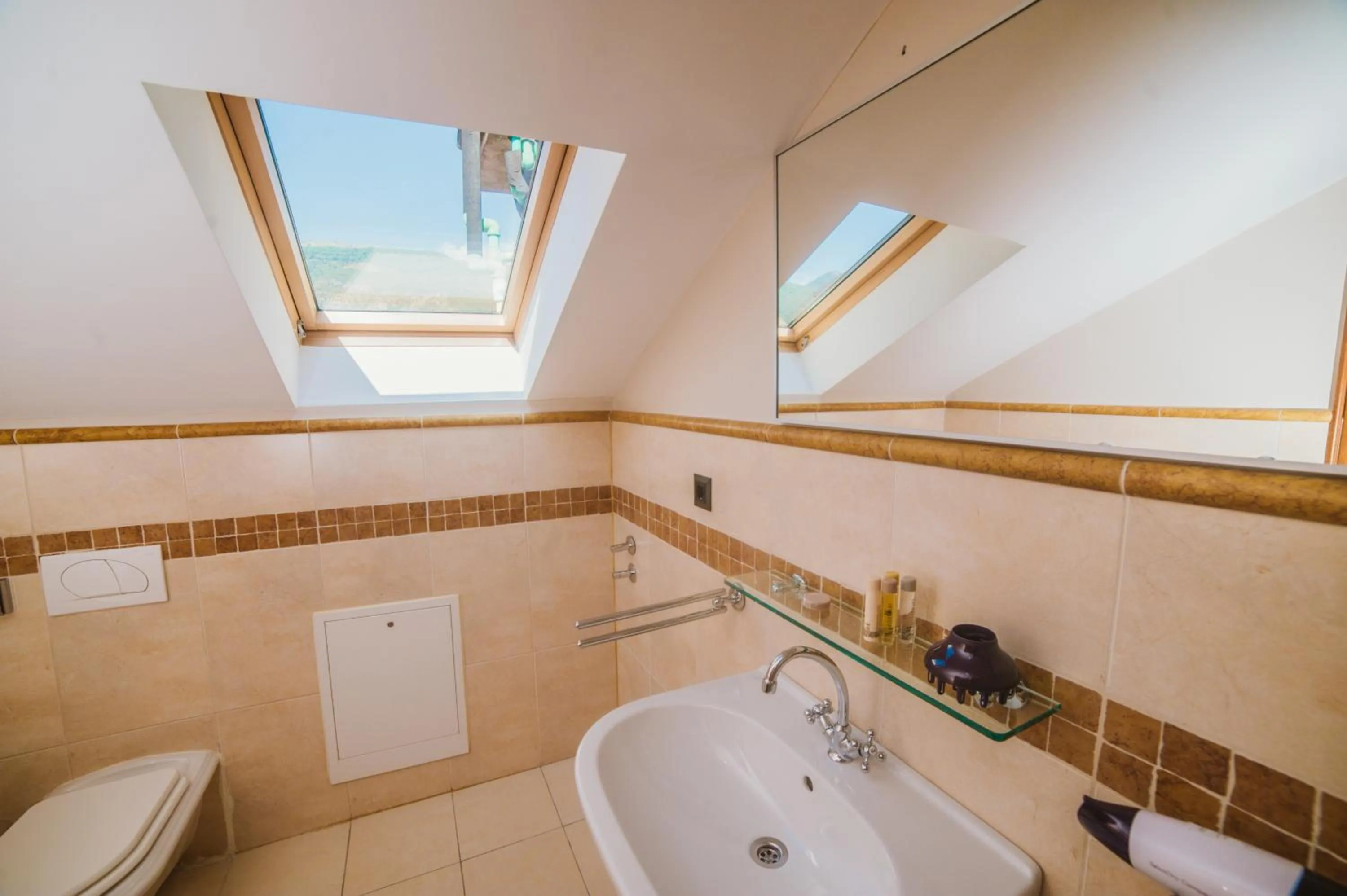 Toilet in Hotel Astoria